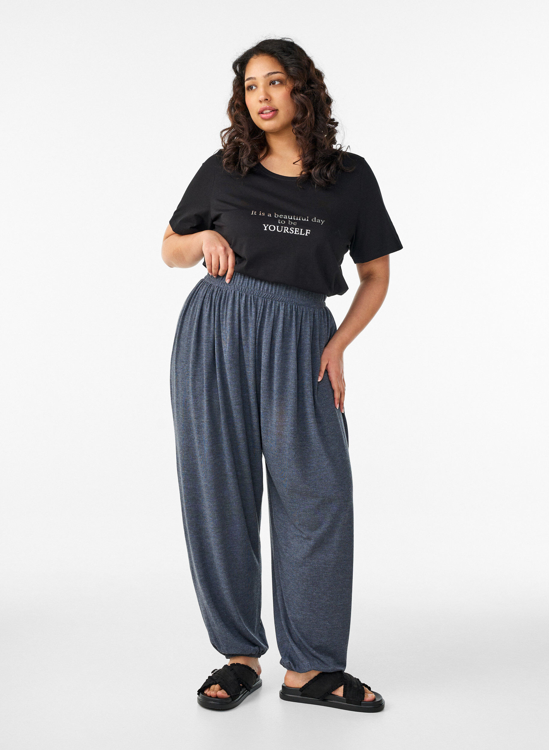 Zizzi T-paita printill&auml;, Musta, Model image number 1