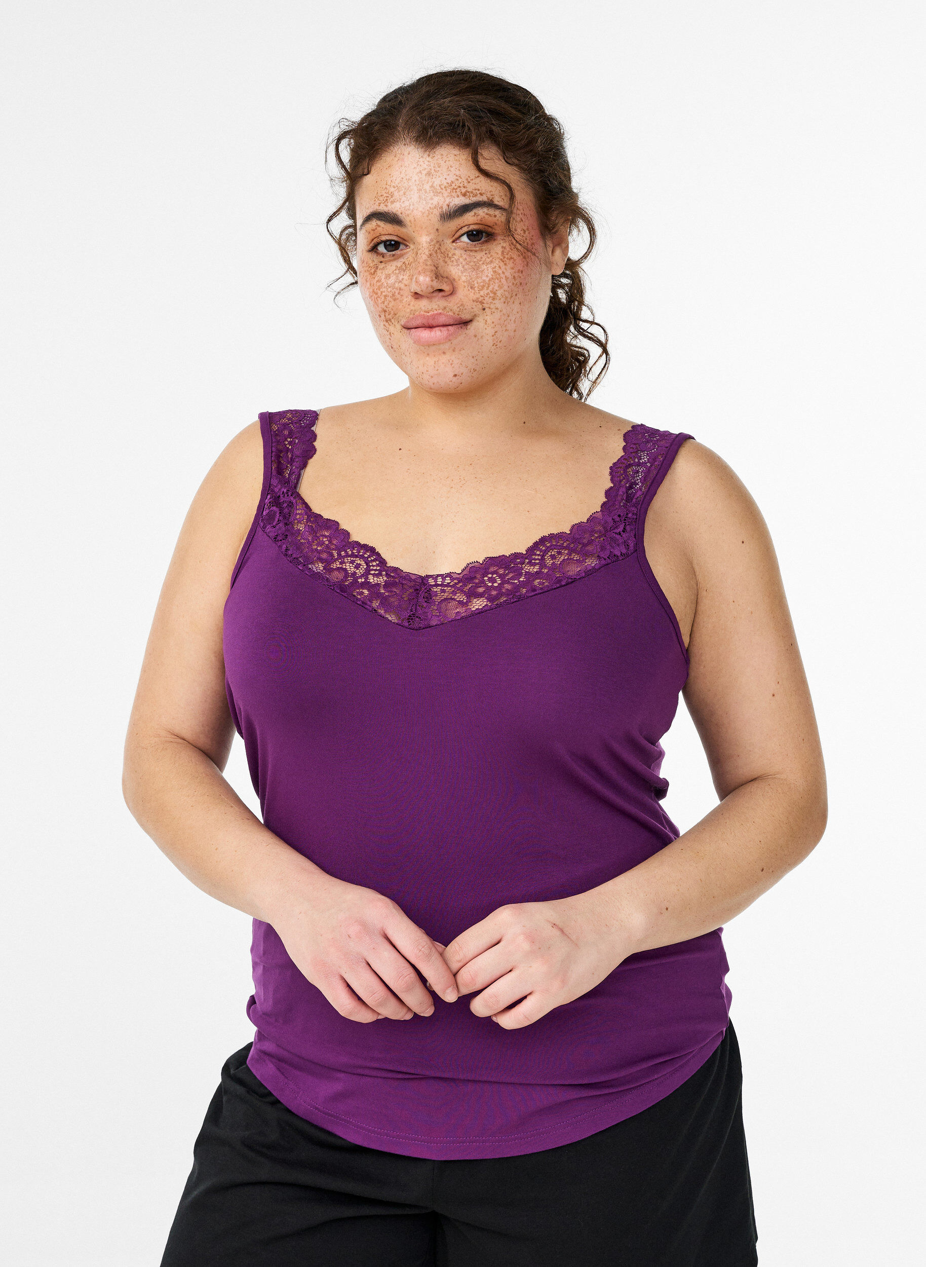 Pitsireunainen viskoositoppi, Violetti, Model