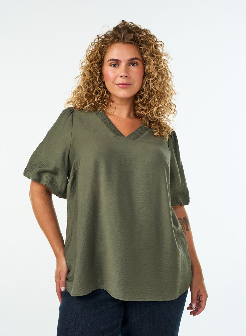 Pusero pallohihoilla ja V-p&auml;&auml;ntiell&auml;, Vihre&auml;, Model image number 0