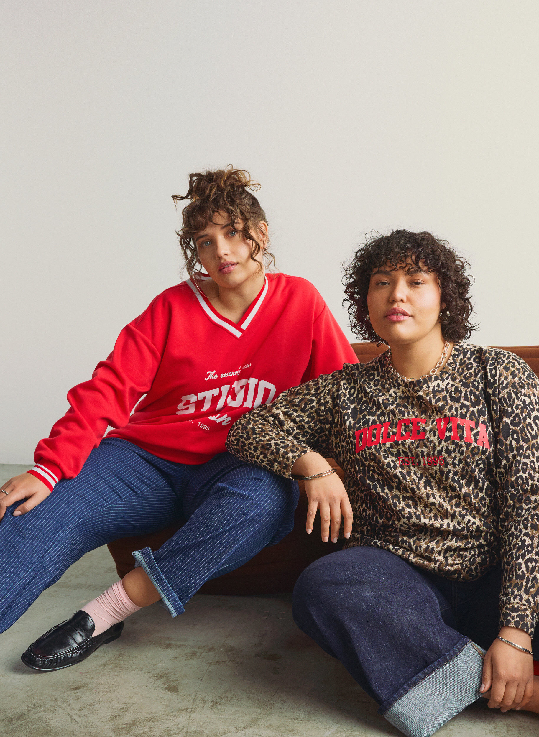 Zizzi V-aukkoinen collegepaita tekstiprintill&auml;, Punainen, Image image number 0