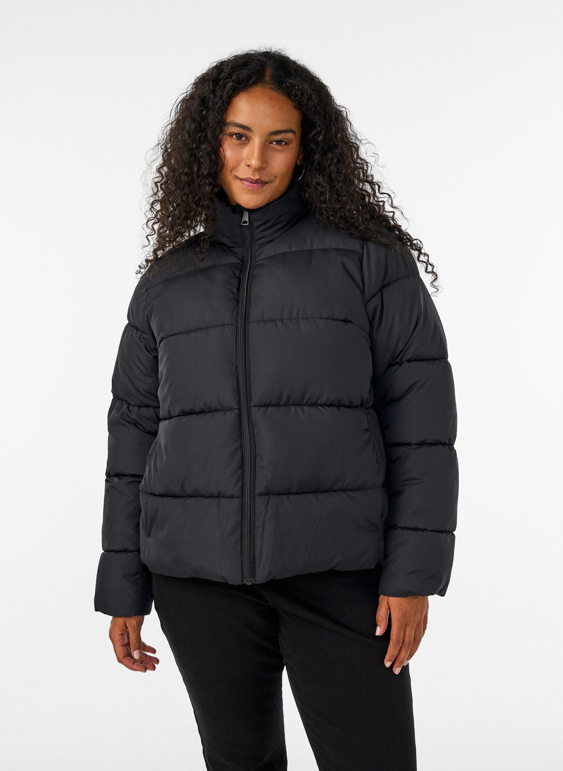 ZizziLyhyt toppatakki korkealla kauluksella, Musta, Model image number 0