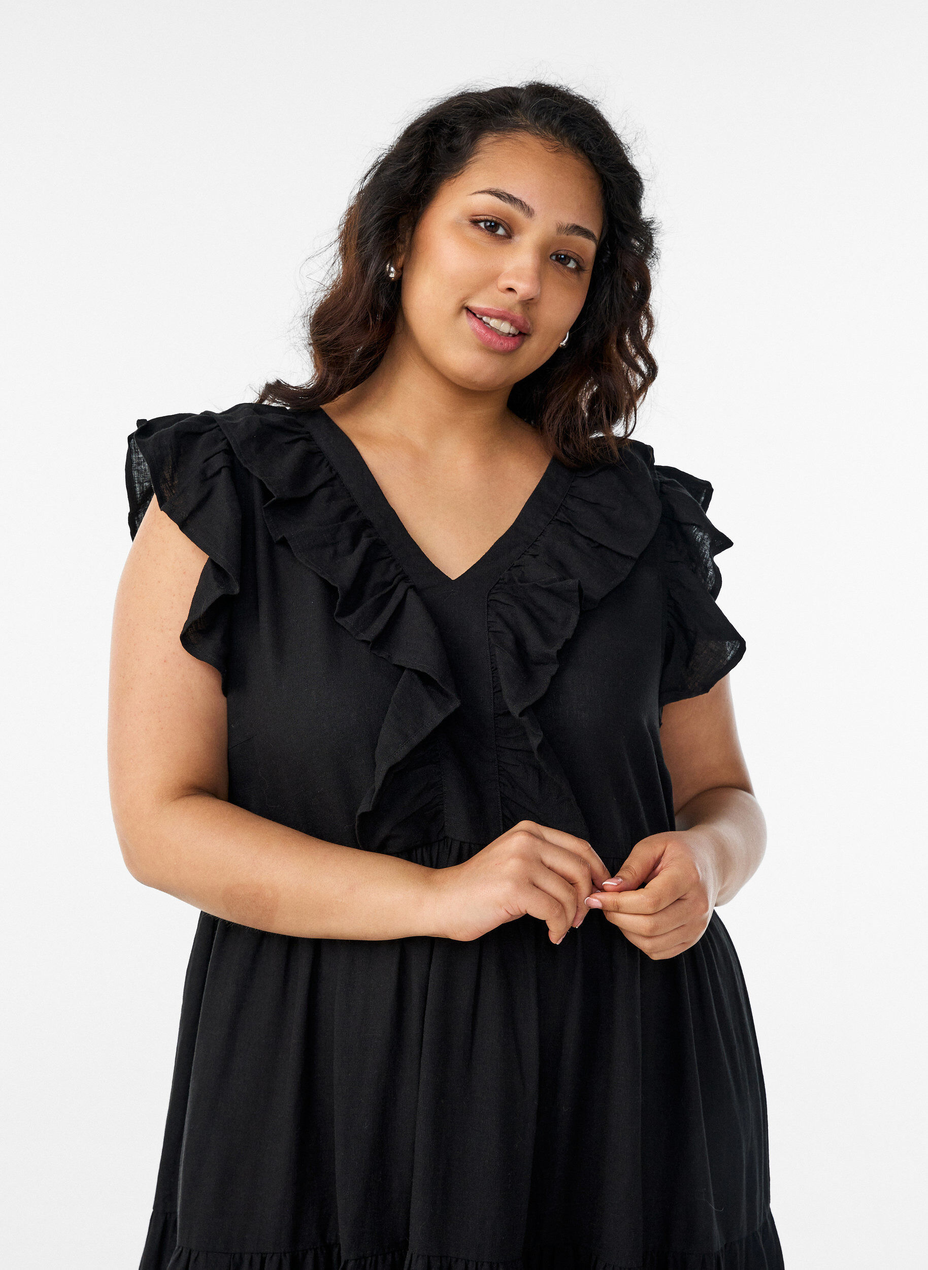 ZizziHihaton midimekko pellava-viskoosista r&ouml;yhel&ouml;ill&auml;, Musta, Model image number 2