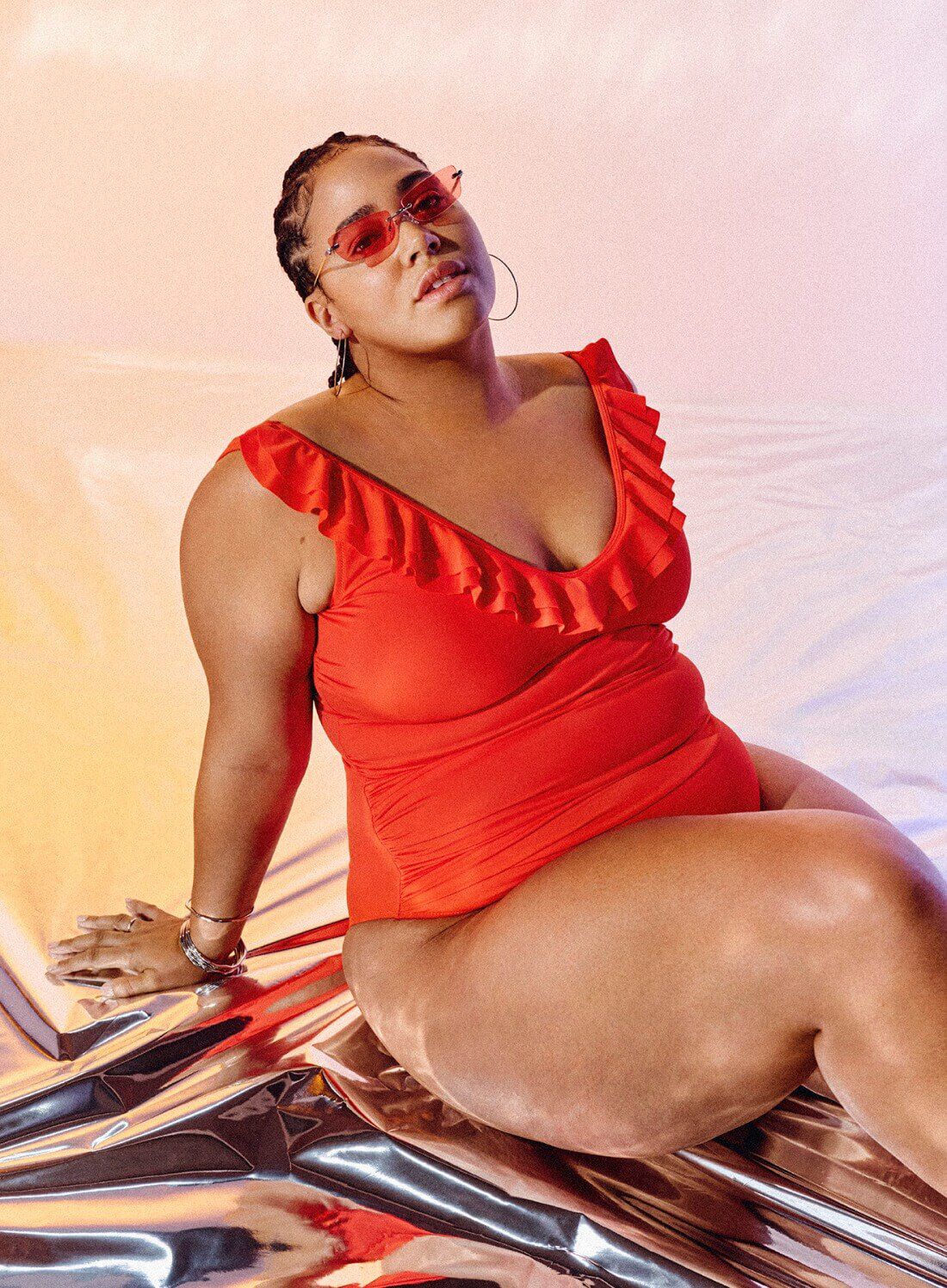 Punainen uimapuku, , Model