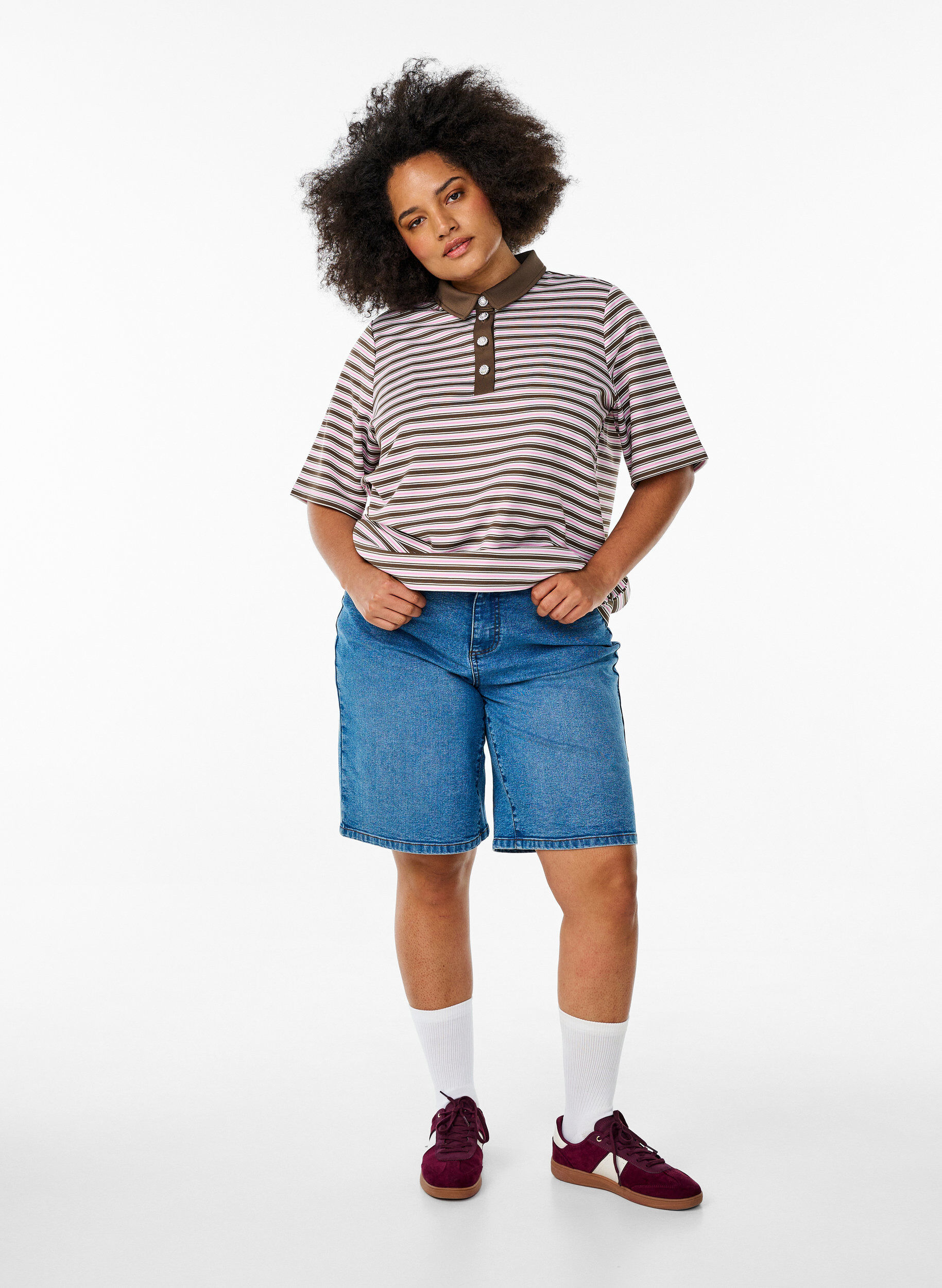 Zizzi Raidallinen pikeepaita, jossa on lyhyet hihat ja napit, Ruskea, Model image number 1