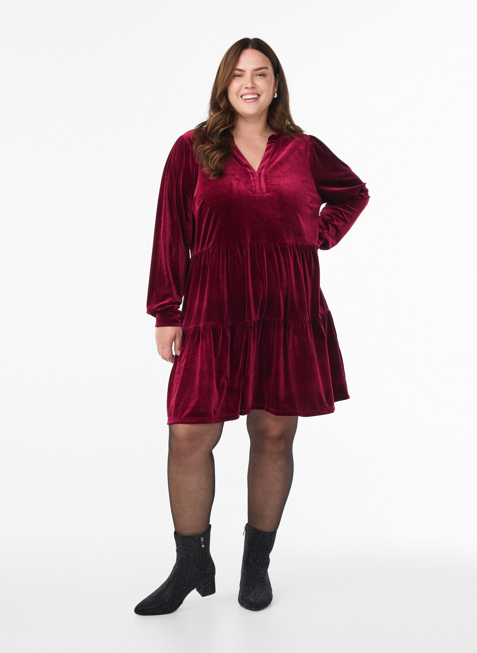 ZizziLyhyt veluurimekko r&ouml;yhel&ouml;kauluksella ja pitkill&auml; hihoilla, Punainen, Model image number 1