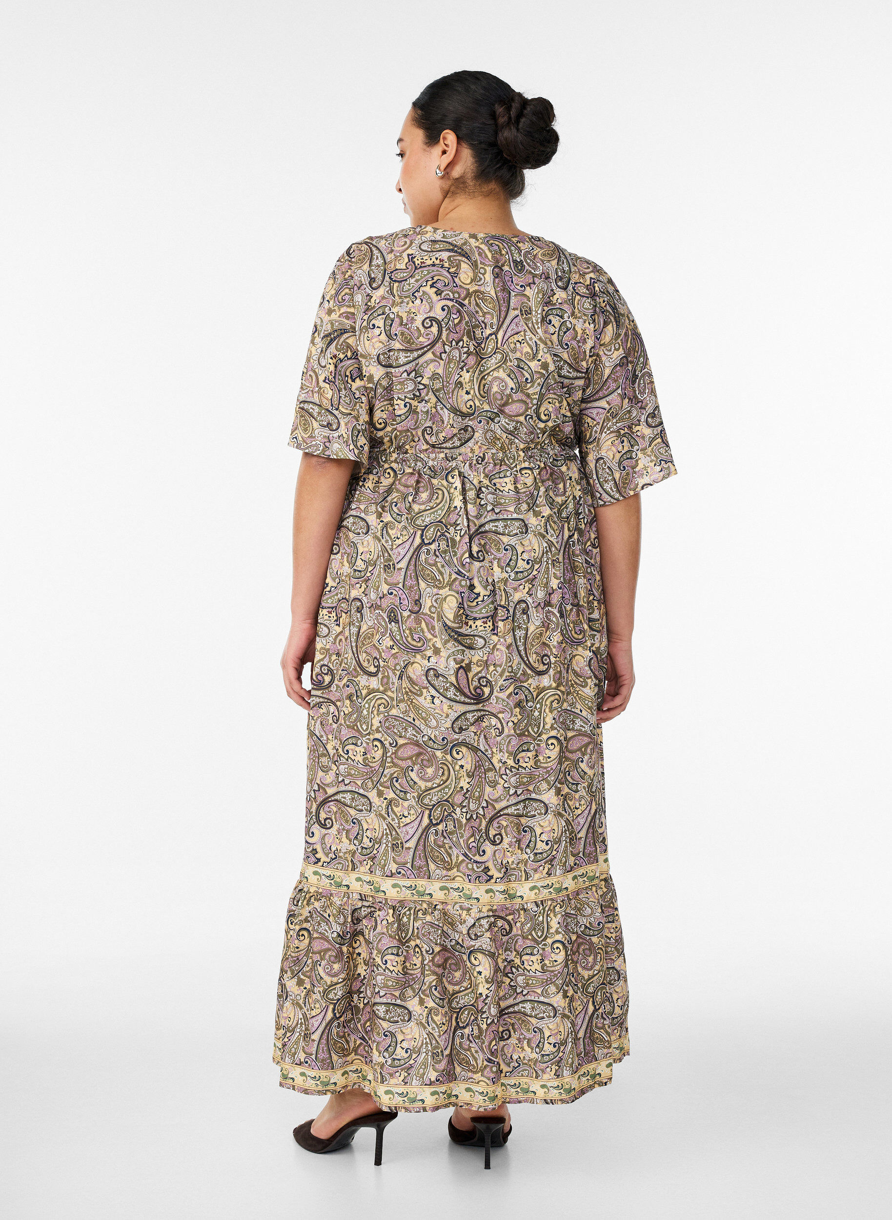 ZizziViscose-maximekko paisleykuviolla, Keltainen, Model image number 1