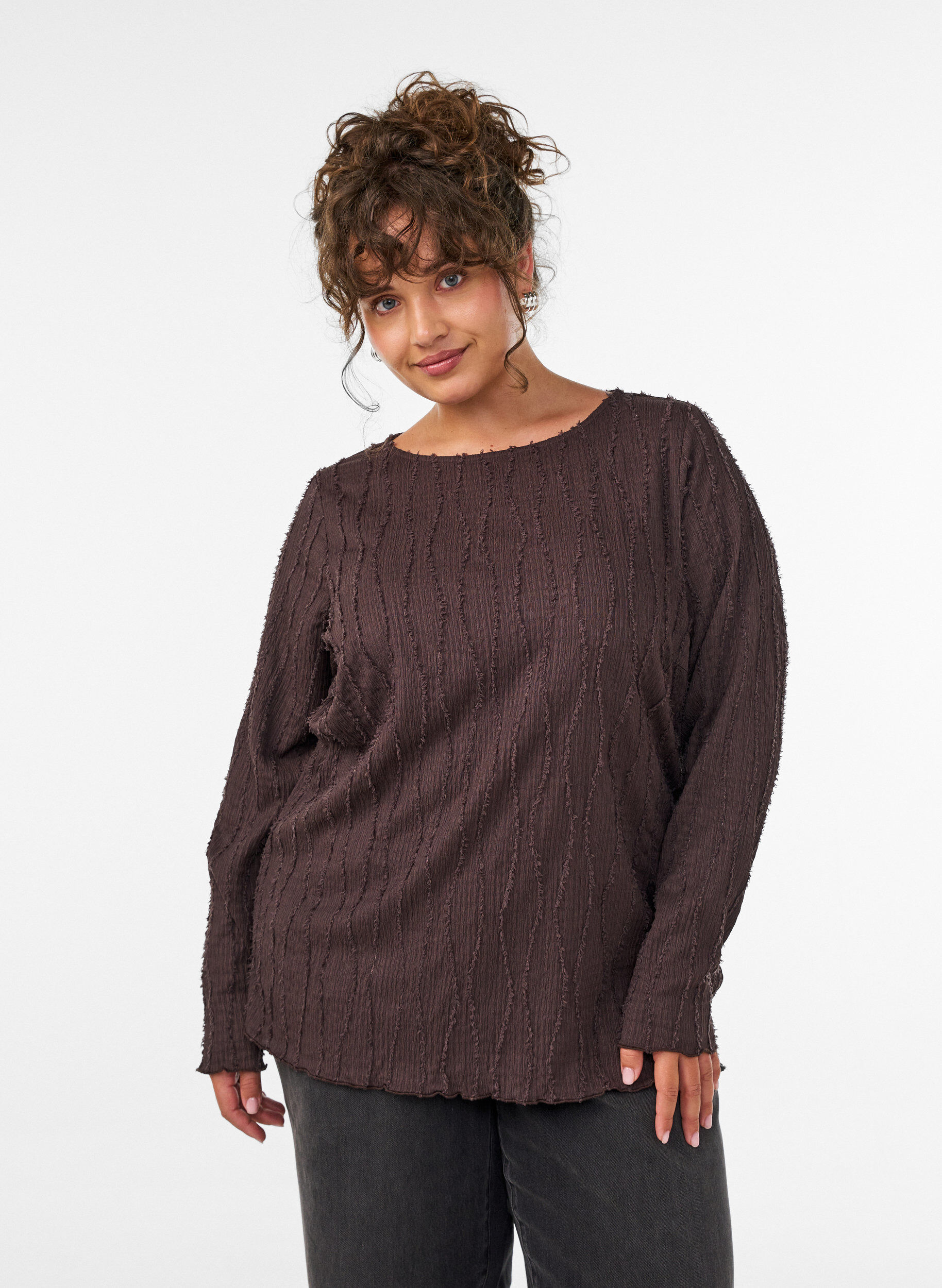ZizziJerseypusero aaltoilevalla tekstuurilla, Ruskea, Model image number 0