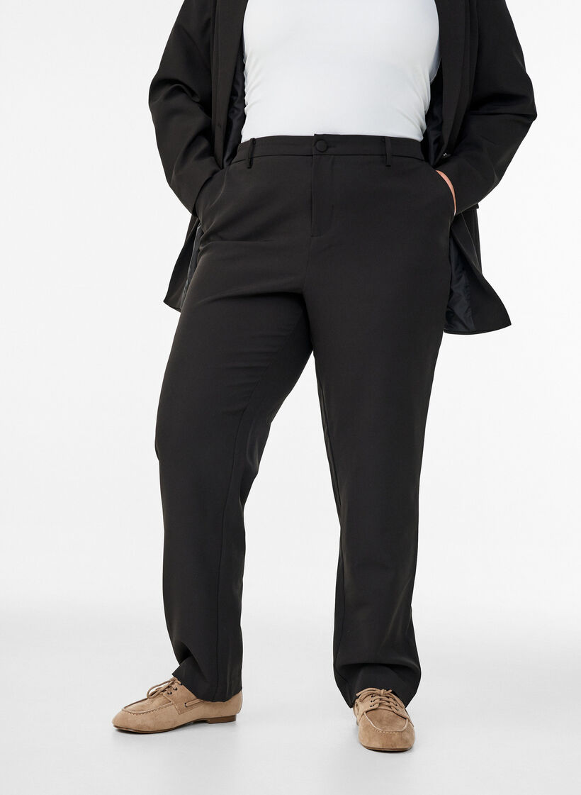 Housut taskuilla ja suorilla lahkeilla, Musta, Model image number 2