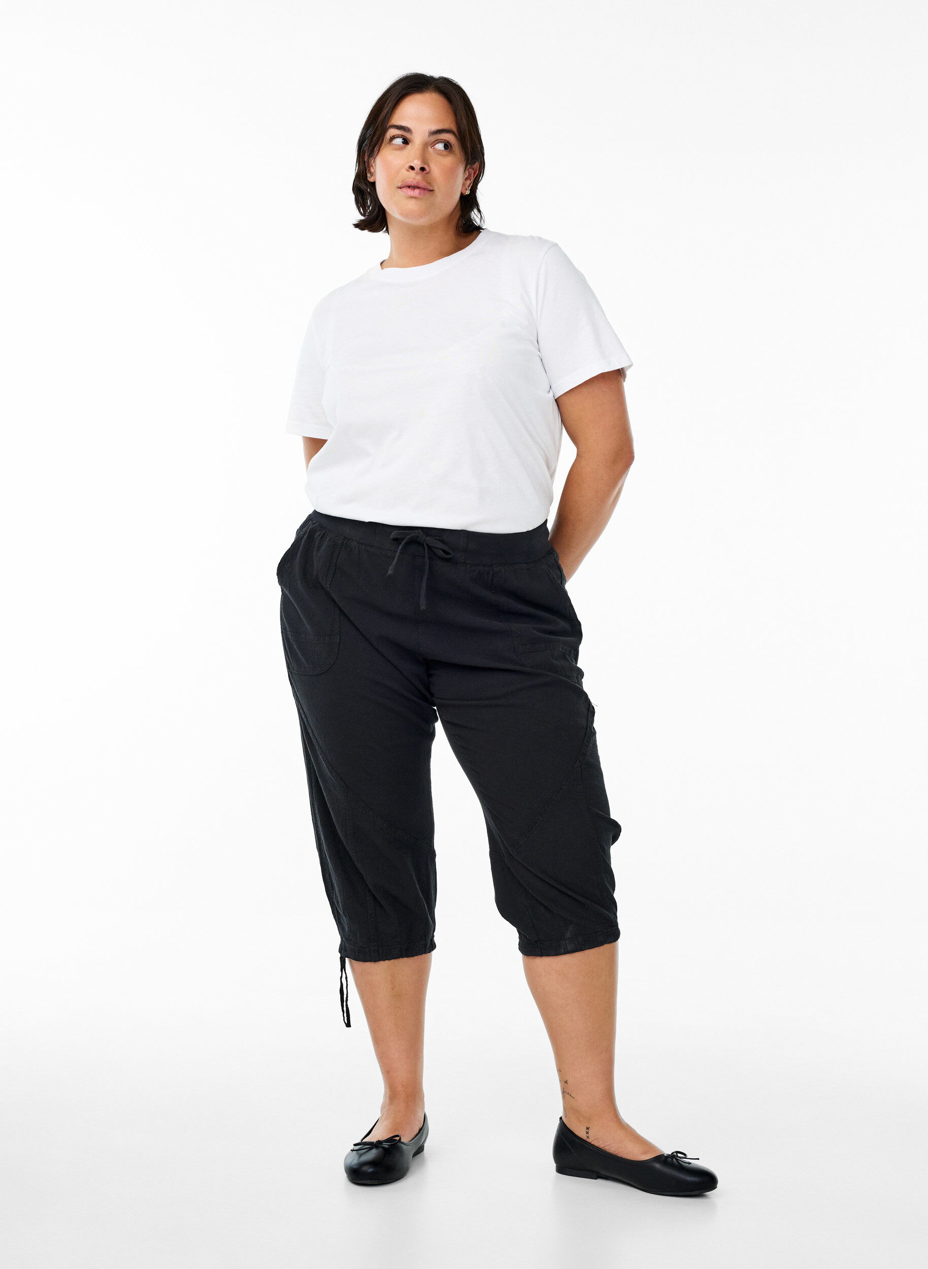 Puuvillacaprit, Musta, Model