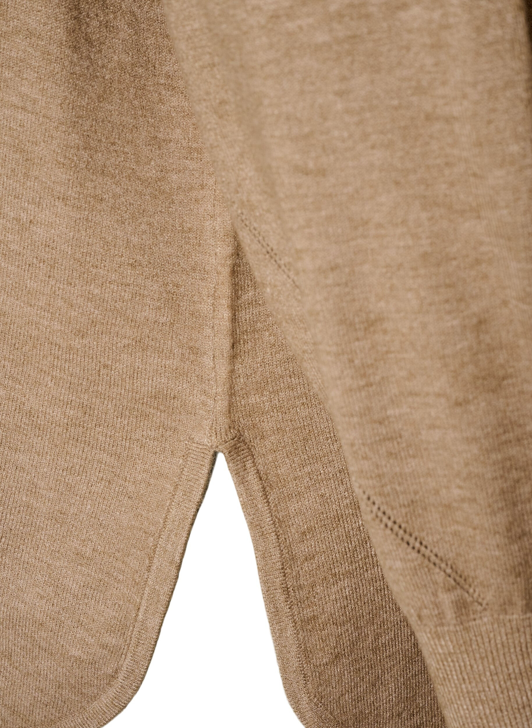 ZizziNeulepusero py&ouml;re&auml;ll&auml; p&auml;&auml;ntiell&auml; ja neulekuviolla, Beige, Packshot image number 3