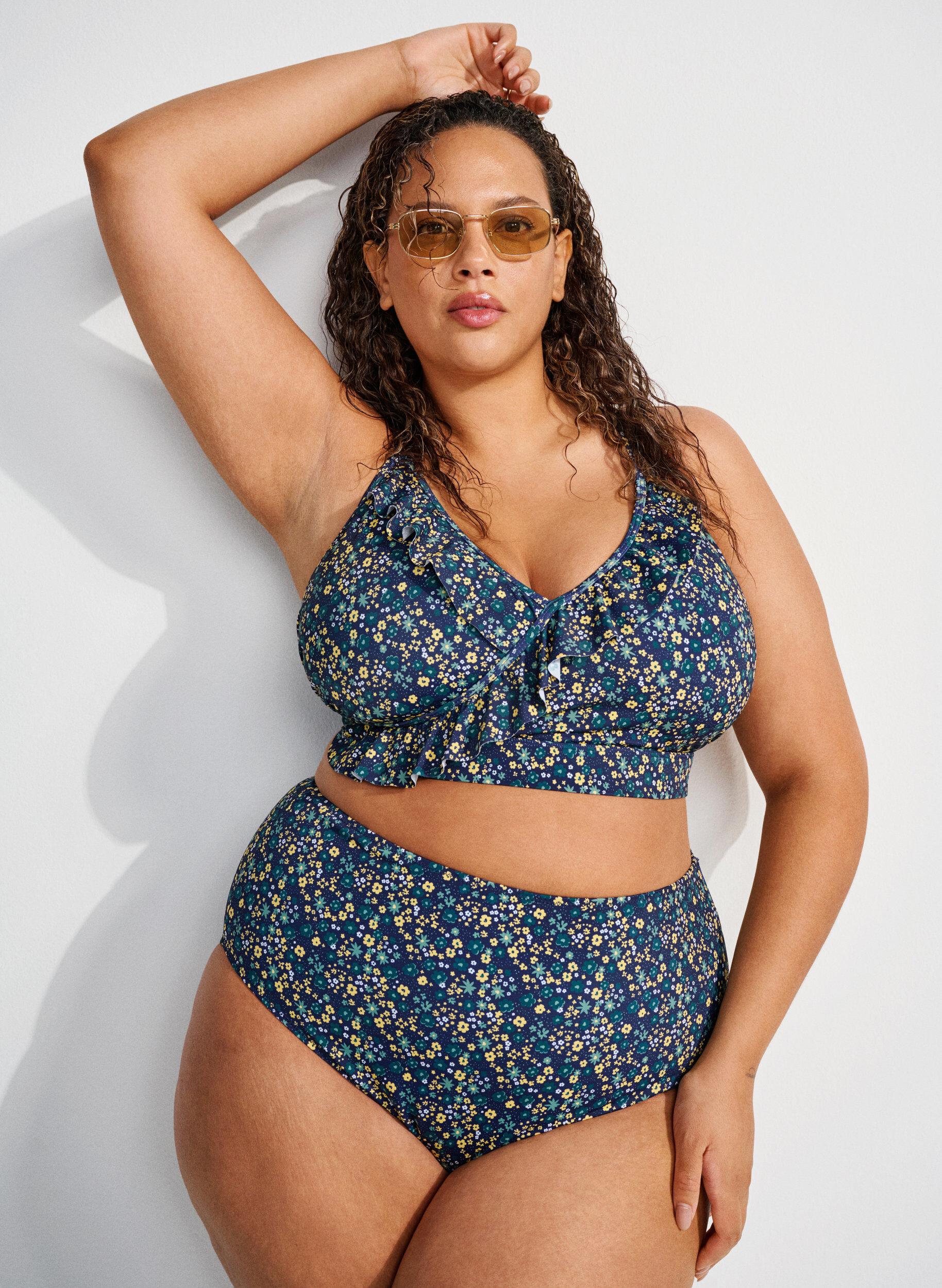 Zizzi Kukallinen bikinien yl&auml;osa r&ouml;yhel&ouml;yksityiskohdilla, Sininen, Image image number 0