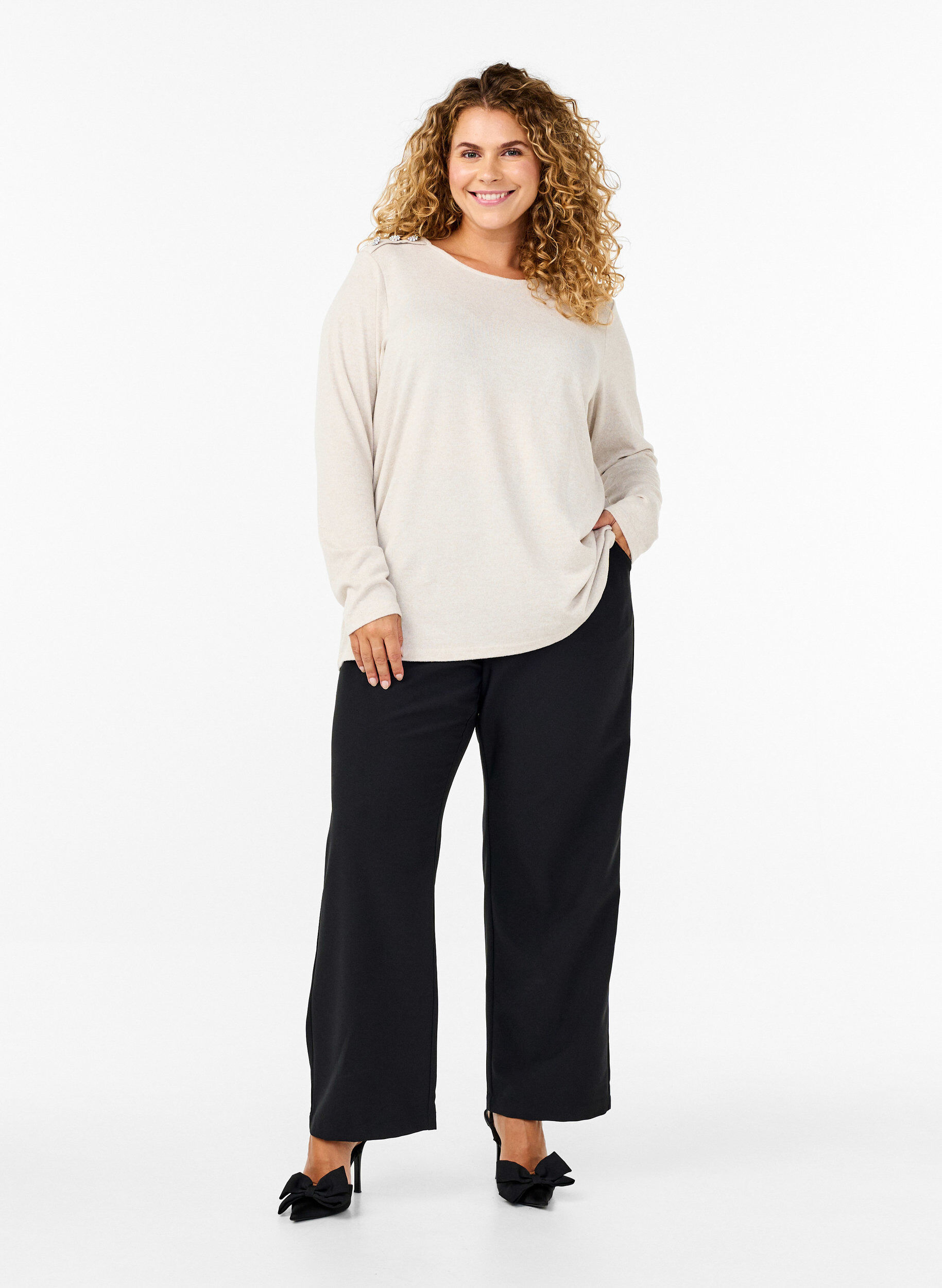 Zizzi Paljettipusero koristeellisilla napeilla, Beige, Model image number 1