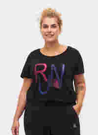 T-paita printillä treeniin , Black w. stripe run, Model