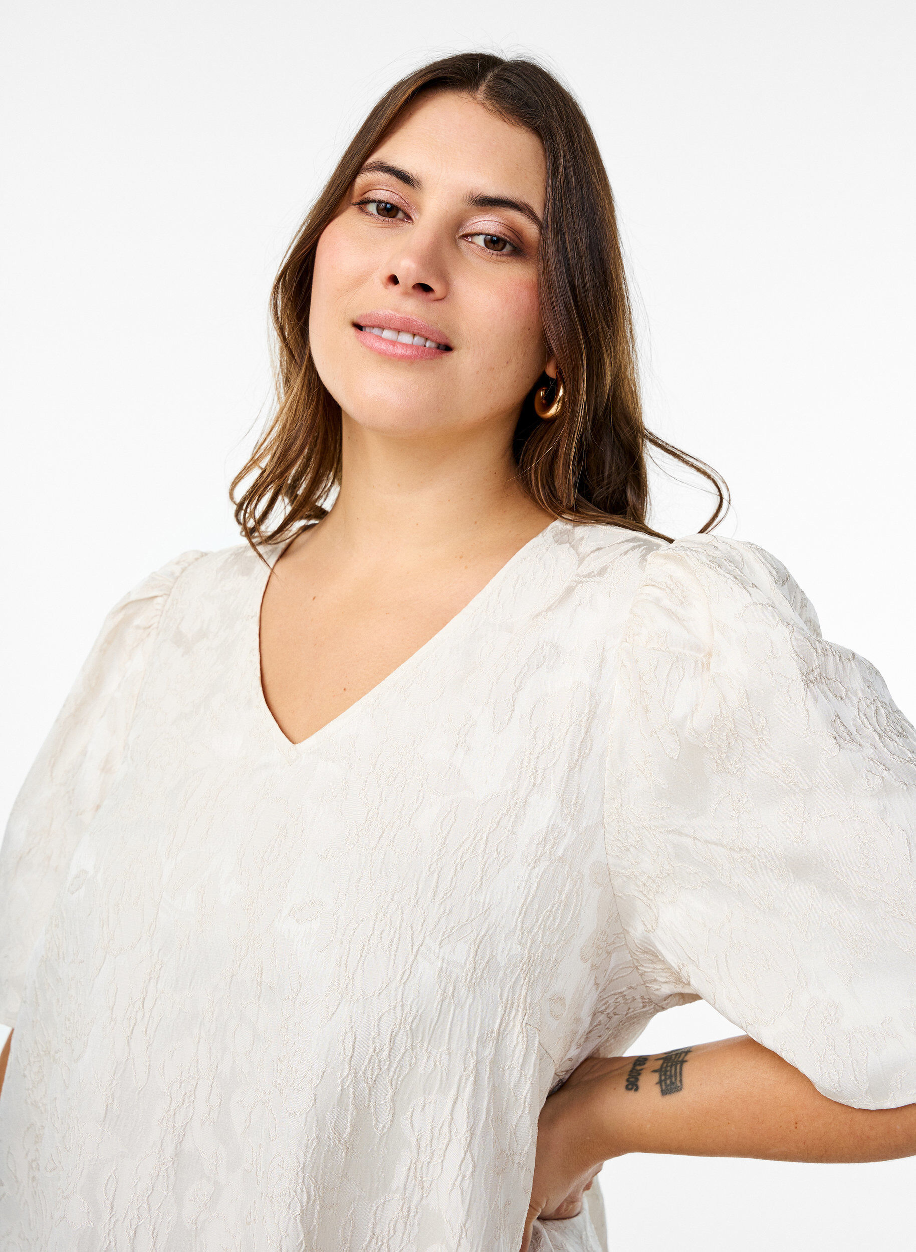 Zizzi Polvipituinen jacquard-mekko lyhyill&auml; hihoilla, Whisper White, Model image number 2