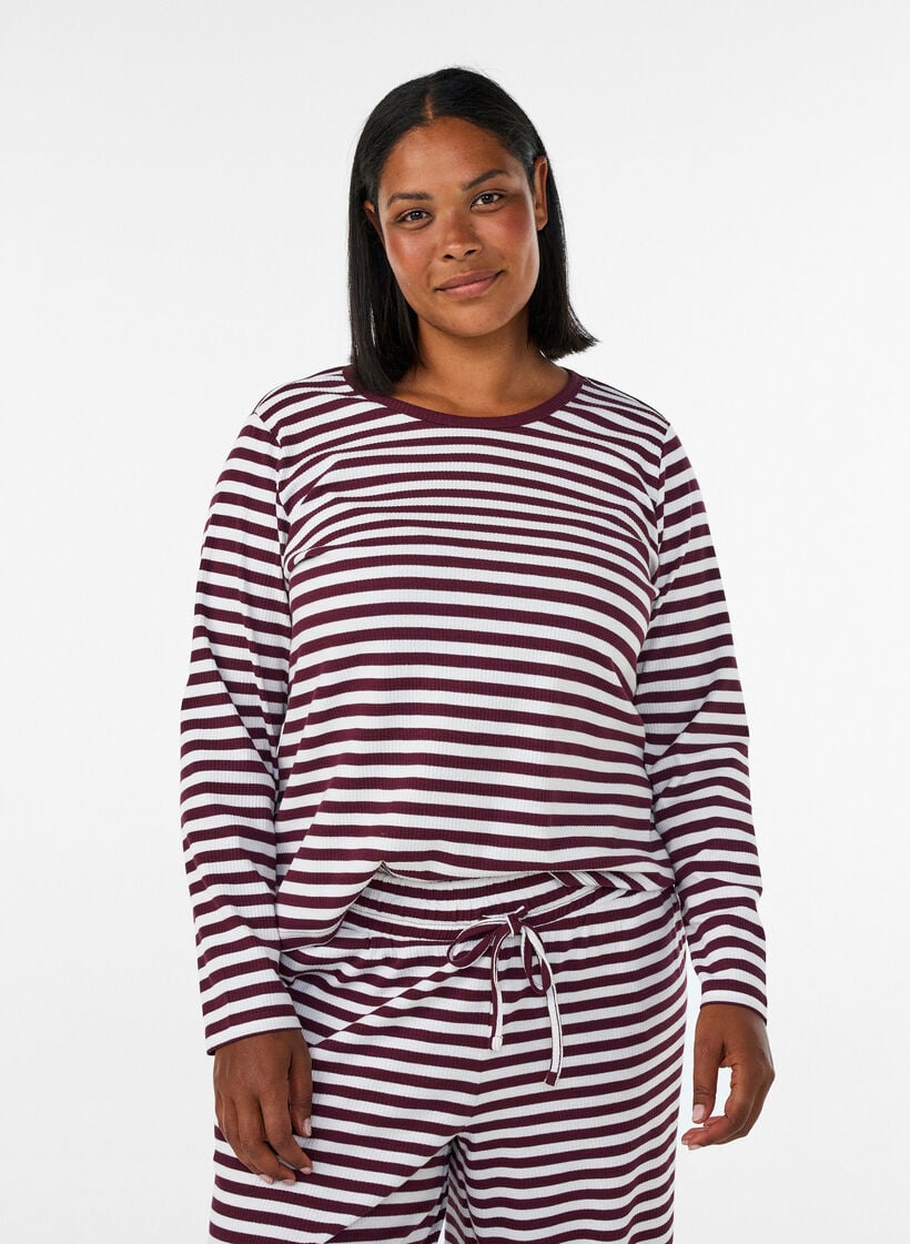 Pitk&auml;hihainen y&ouml;paita ribatusta jerseyst&auml;, jossa on raitoja, Punainen, Model image number 0