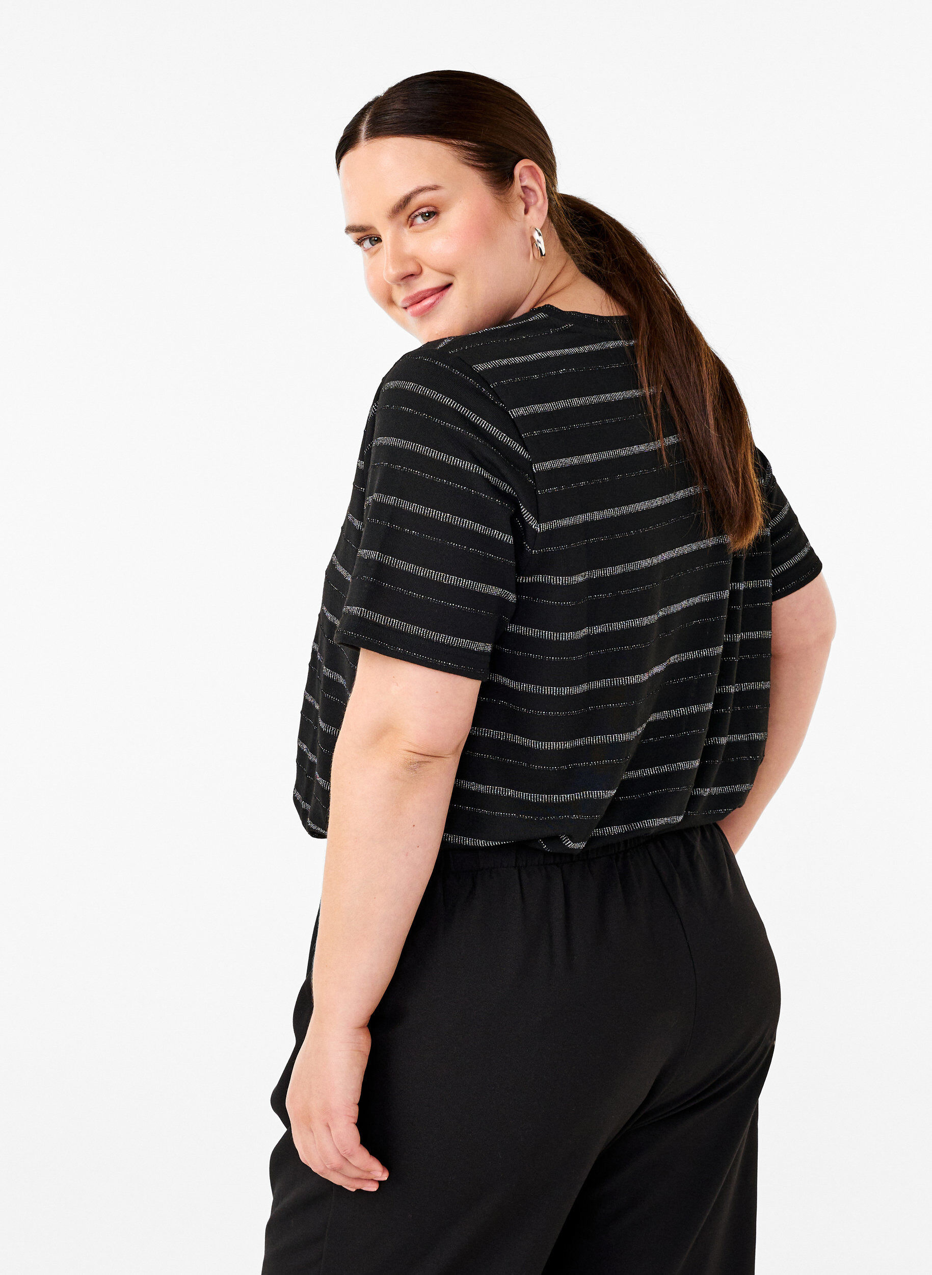 Zizzi T-paita hopeisella glitterill&auml;, Black w. Silver, Model image number 1