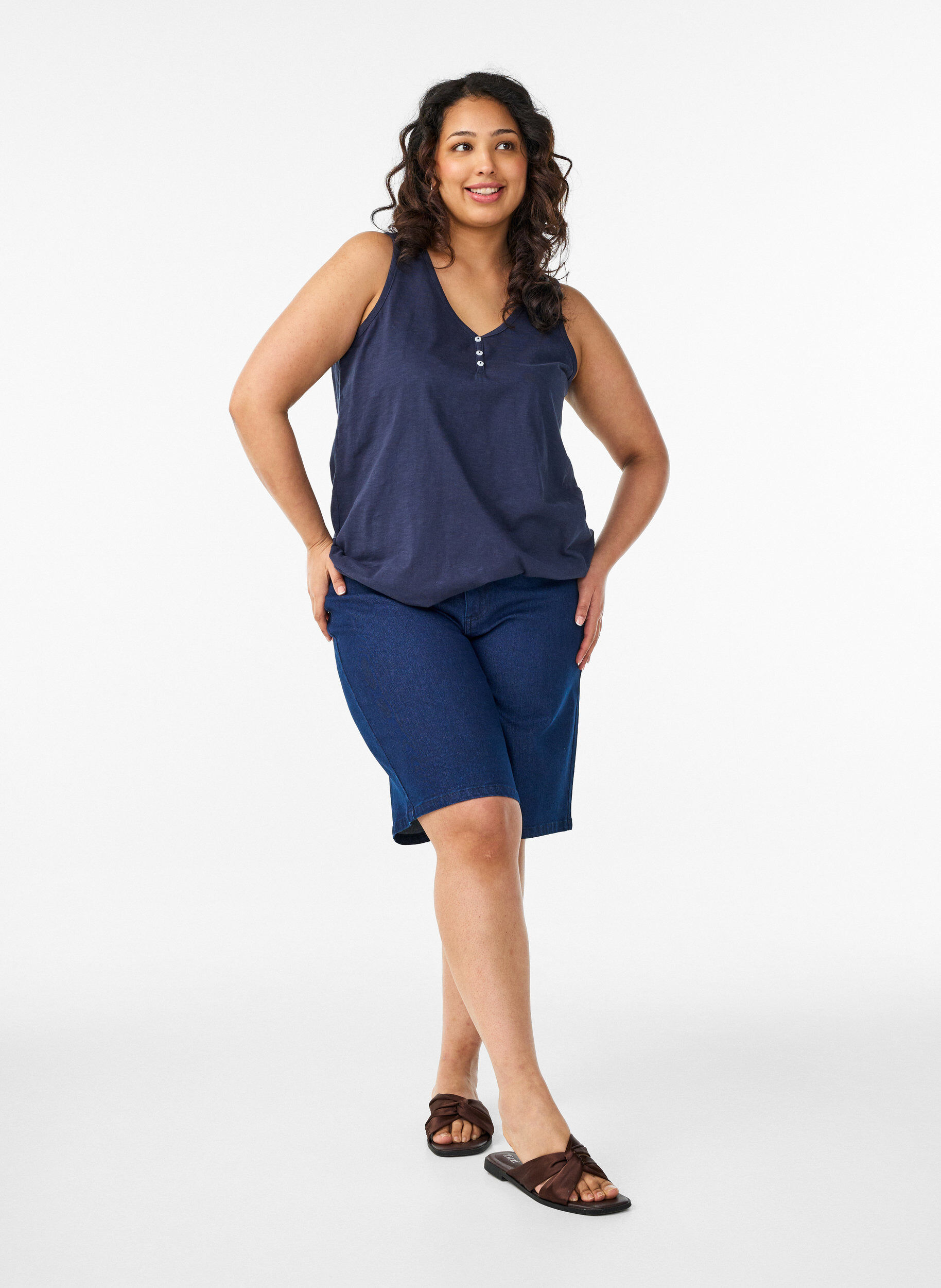 ZizziLuomupuuvillainen toppi V-p&auml;&auml;ntiell&auml; ja napeilla, Sininen, Model image number 1