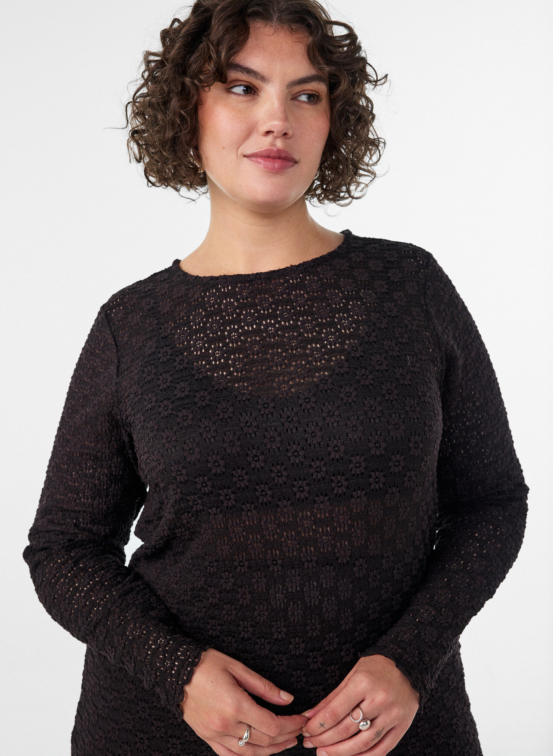 ZizziPusero reik&auml;kuviolla ja pitkill&auml; hihoilla, Musta, Model image number 3