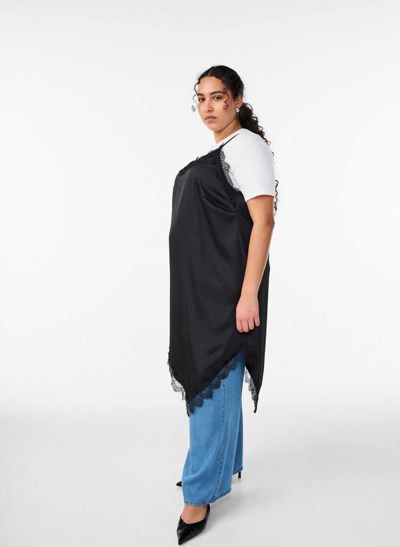 Satiinilook-mekko pitsireunuksella, Musta, Model image number 2