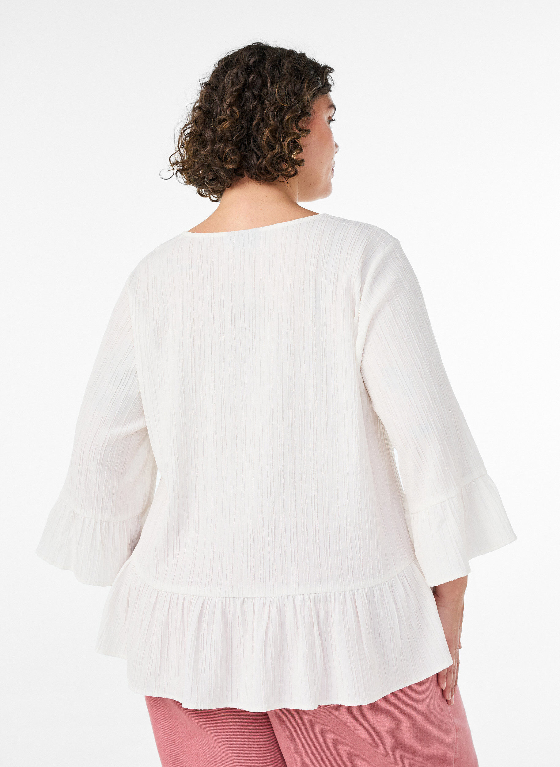 ZizziPusero tekstuurilla, V-p&auml;&auml;ntiell&auml; ja r&ouml;yhel&ouml;ill&auml;, Vanilja, Model image number 2