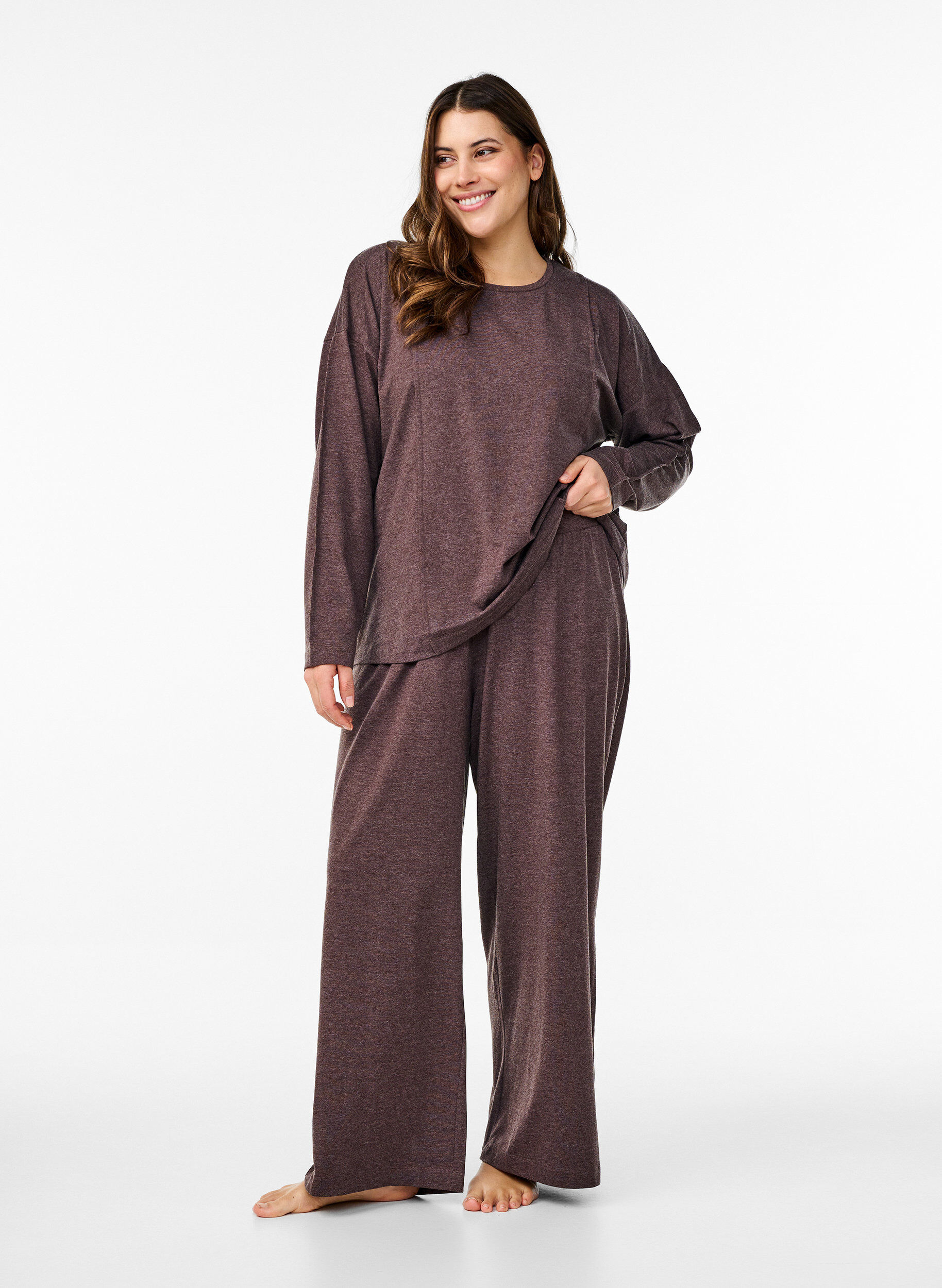 Zizzi Jersey-housut suoralla leikkauksella ja korkealla vy&ouml;t&auml;r&ouml;ll&auml;., Bracken Mel., Model image number 0