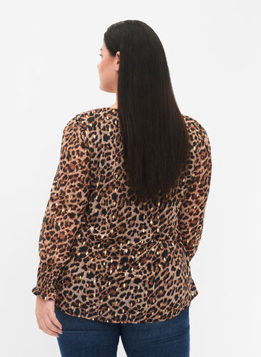 Kuosillinen, v-aukkoinen pusero pitkillä hihoilla, Leopard AOP, Model image number 1