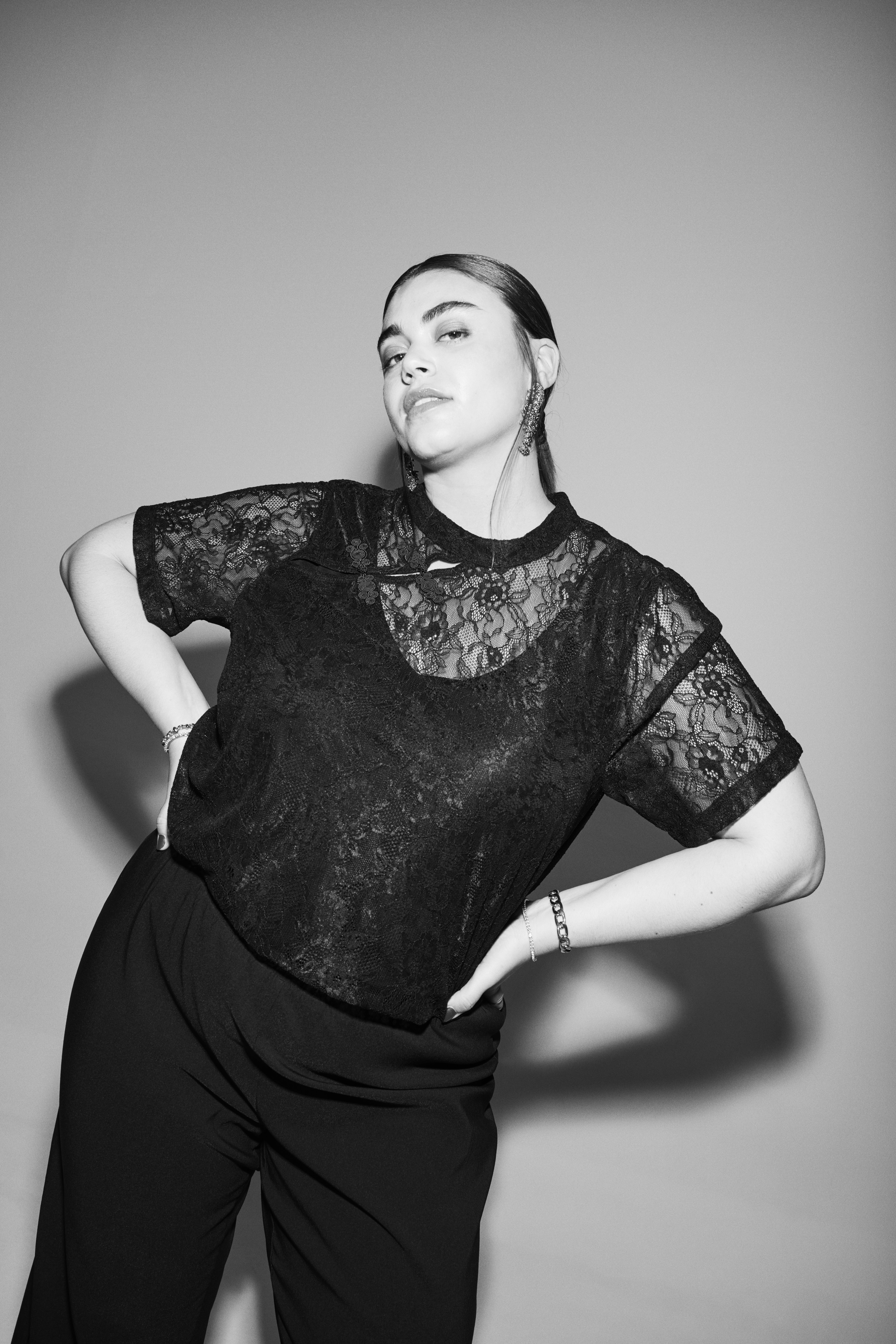 Pitsinen pusero yksityiskohdilla, , Model