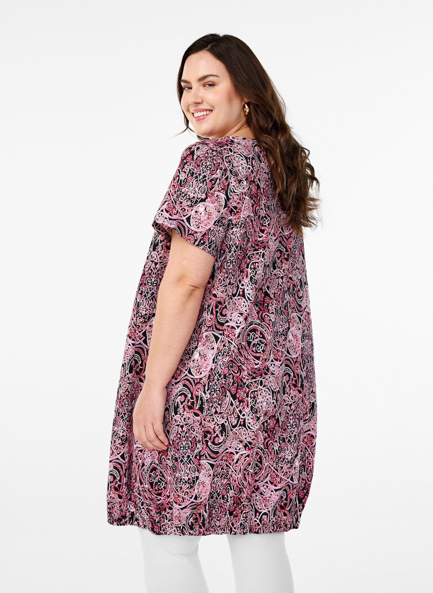 Zizzi Lyhythihainen puuvillamekko kuosilla, Musta, Model image number 2