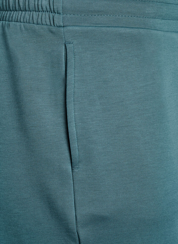 Taskulliset shortsit modaalisekoitteesta, Vihre&auml;, Packshot image number 2