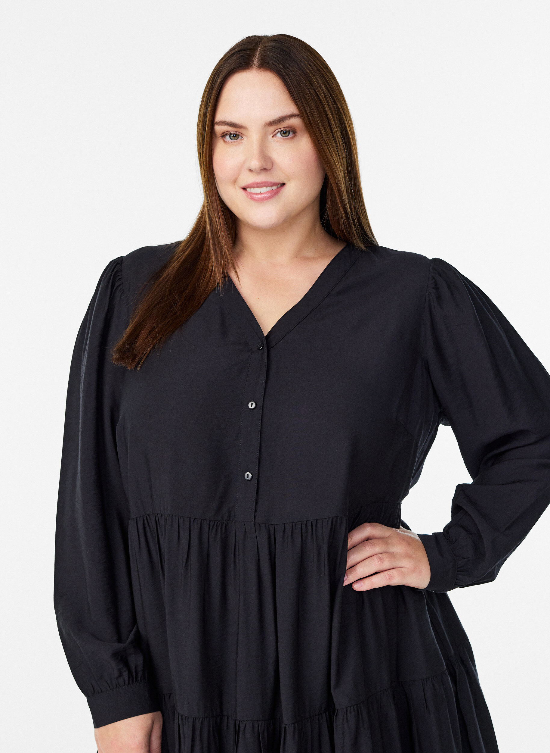 Zizzi Midimekko v-p&auml;&auml;ntiell&auml; ja a-linjaisella leikkauksella, Musta, Model image number 2