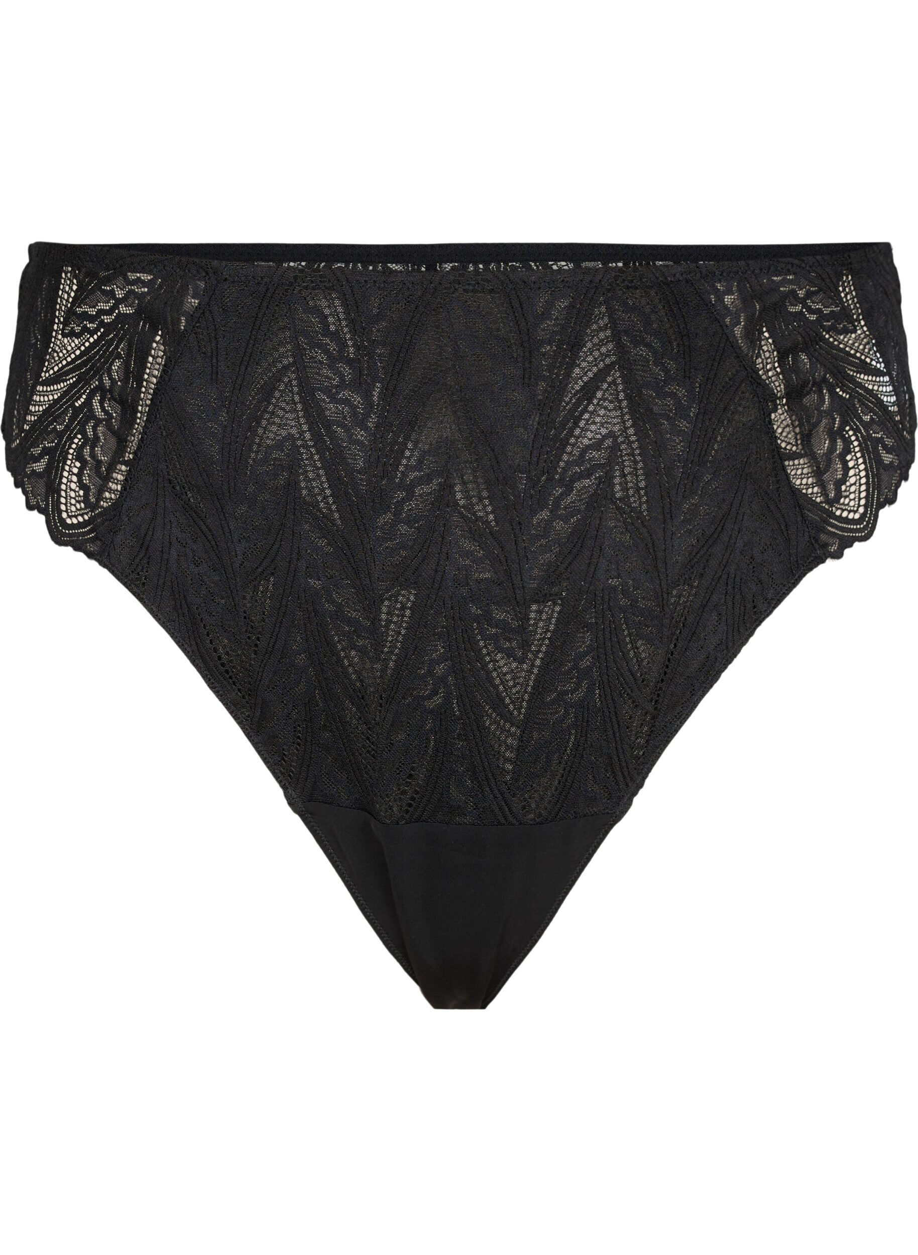 G-stringit pitsill&auml; ja normaalilla vy&ouml;t&auml;r&ouml;nymp&auml;ryksell&auml;