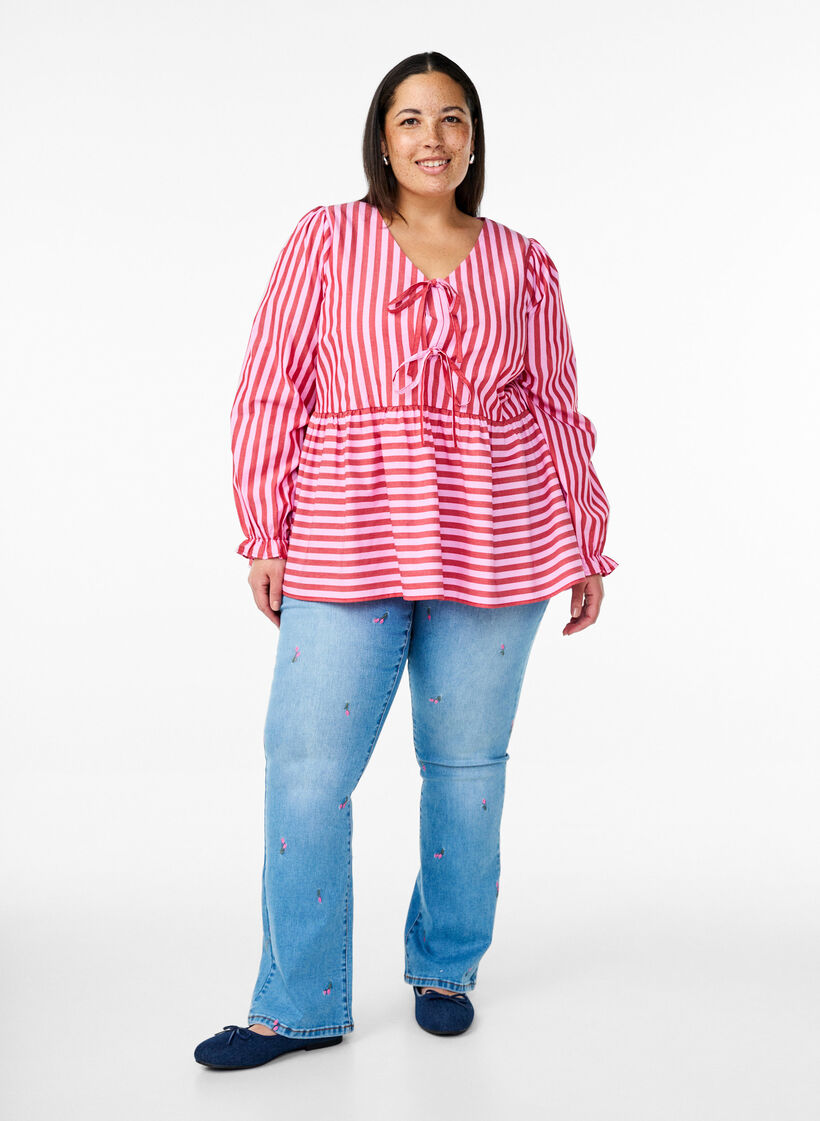 Bootcut-farkut kukkabrodeerauksilla, Sininen, Model image number 0