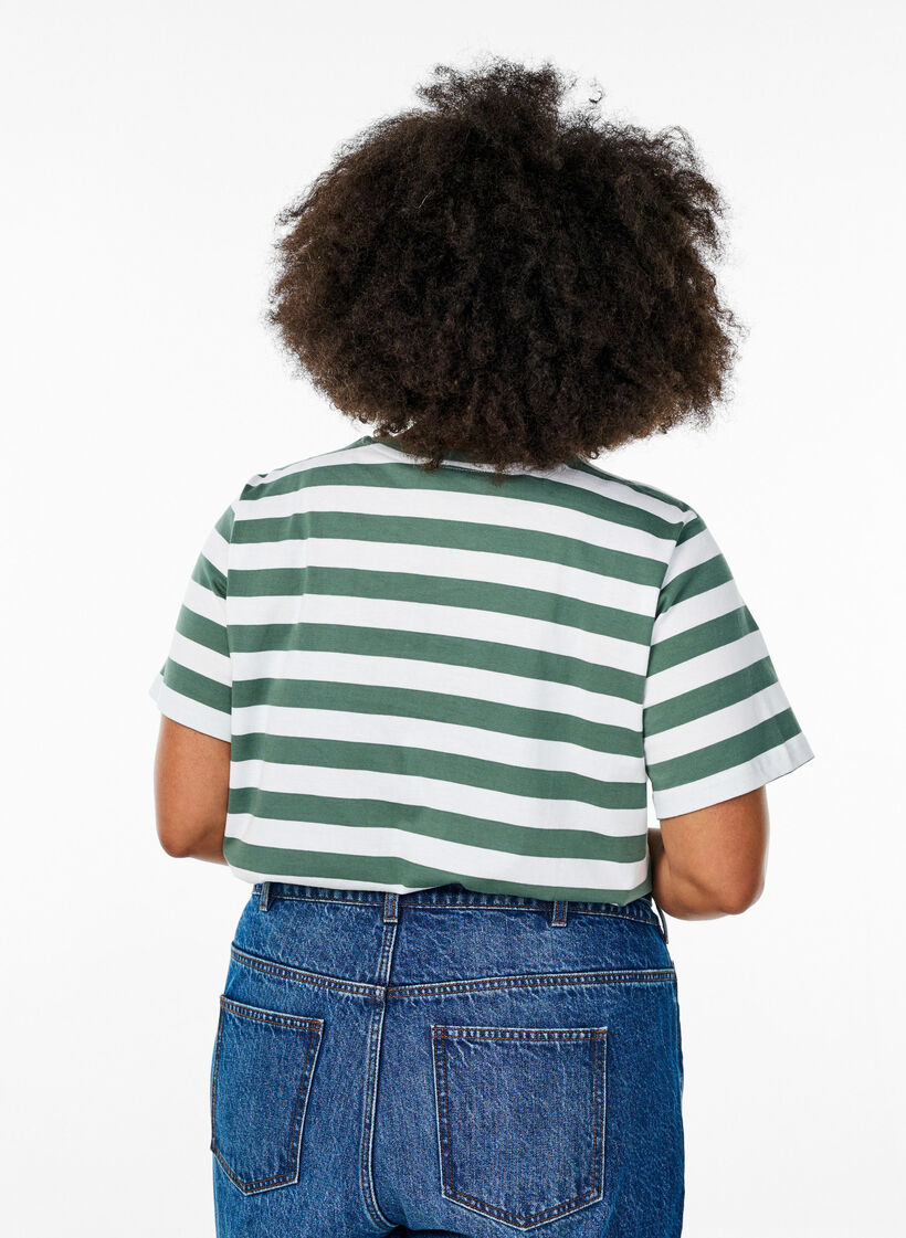 Luomupuuvillasta valmistettu T-paita raidoilla ja tekstillä, Vihreä, Model image number 2