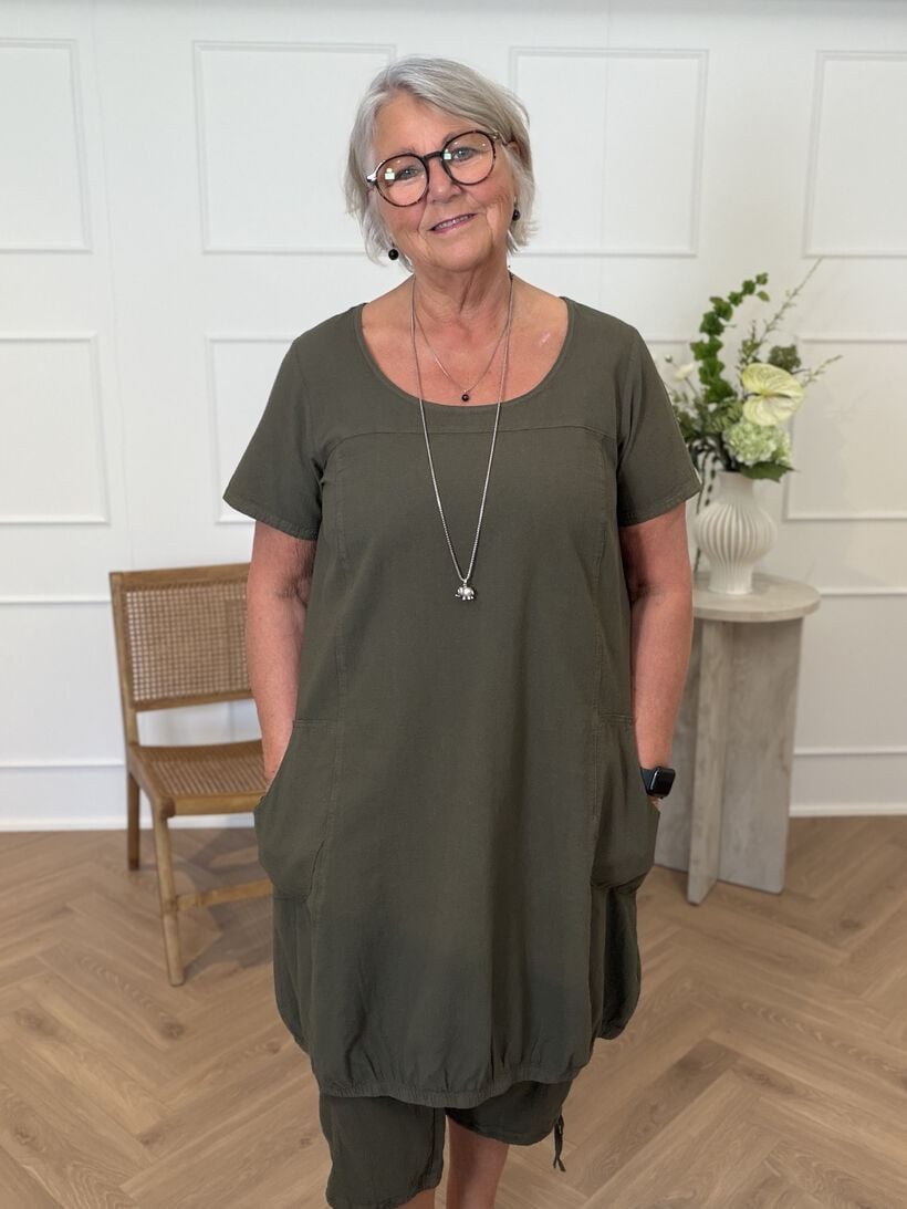 Rento oliivinvihre&auml; arkityyli, , Model