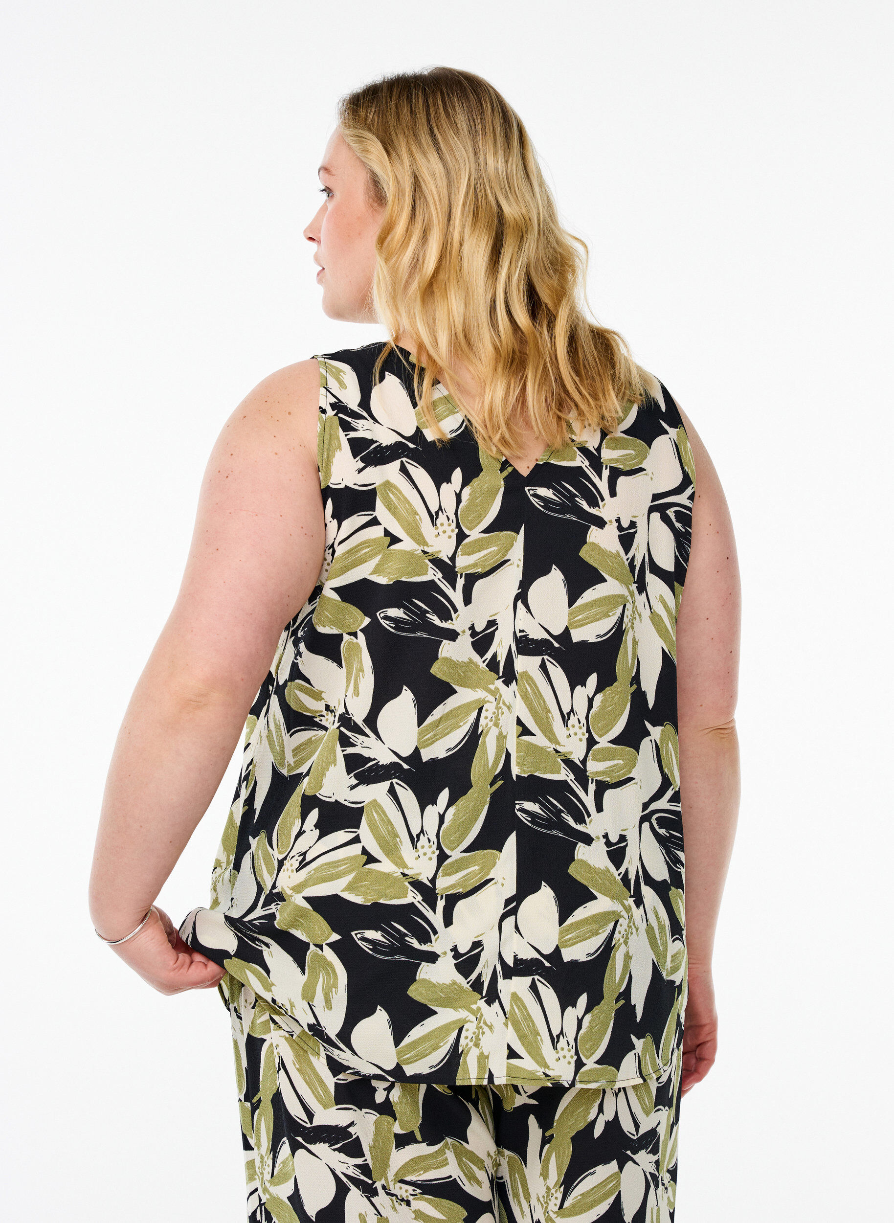 ZizziPrinttitoppi v-p&auml;&auml;ntiell&auml;, Musta, Model image number 2