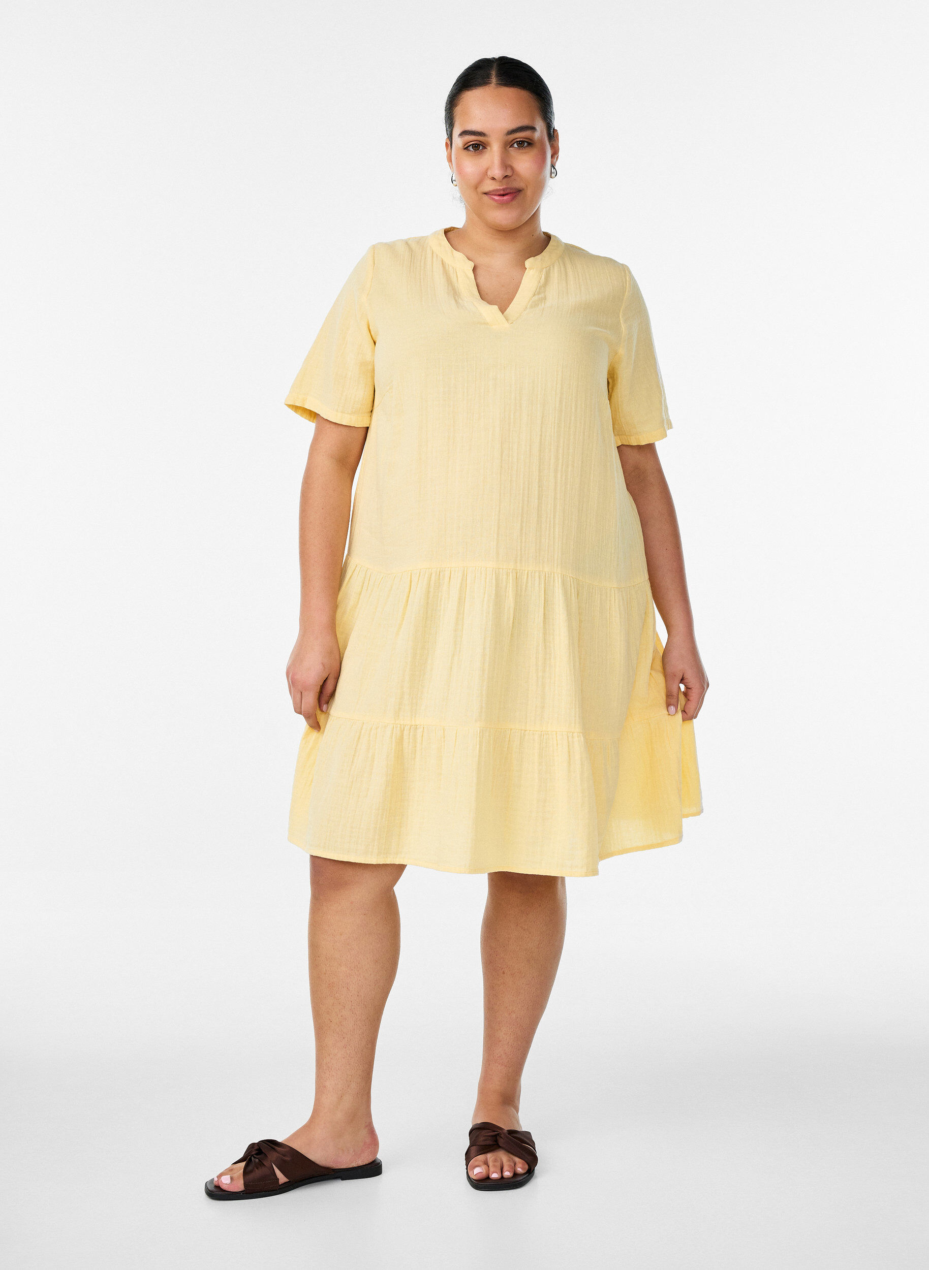 ZizziLyhyt A-linjainen mekko puuvillamusliinista, Keltainen, Model image number 1