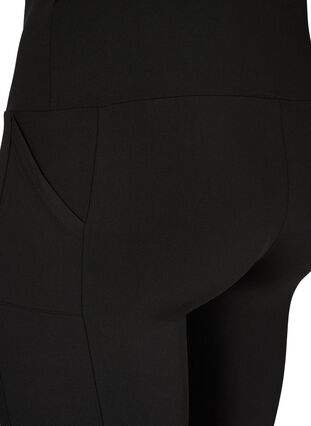 Tyköistuvat korkeavyötäröiset shortsit, joissa on taskut, Black, Packshot image number 3