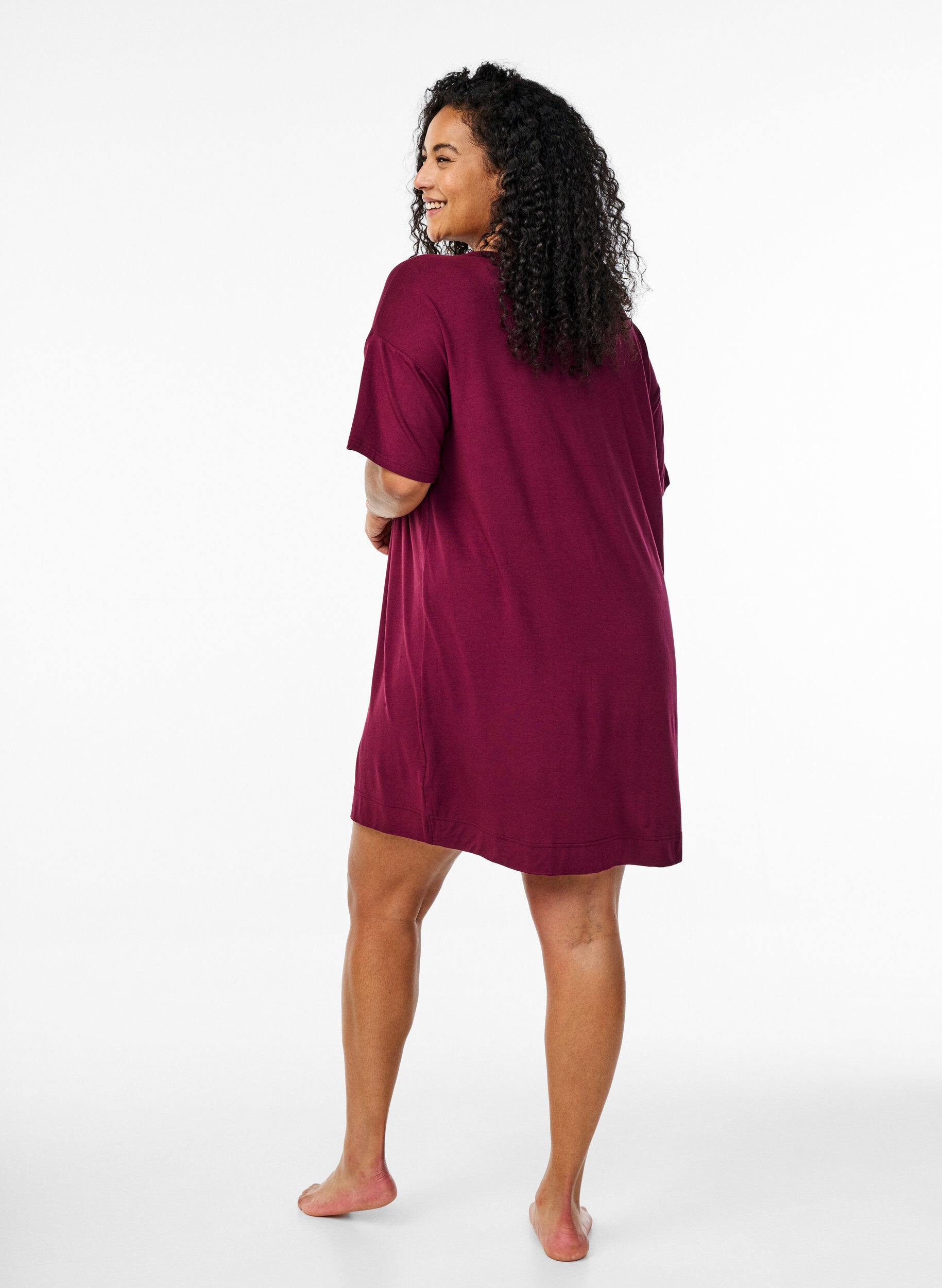 Zizzi Lyhythihainen y&ouml;paita viskoosista, Fig, Model image number 1