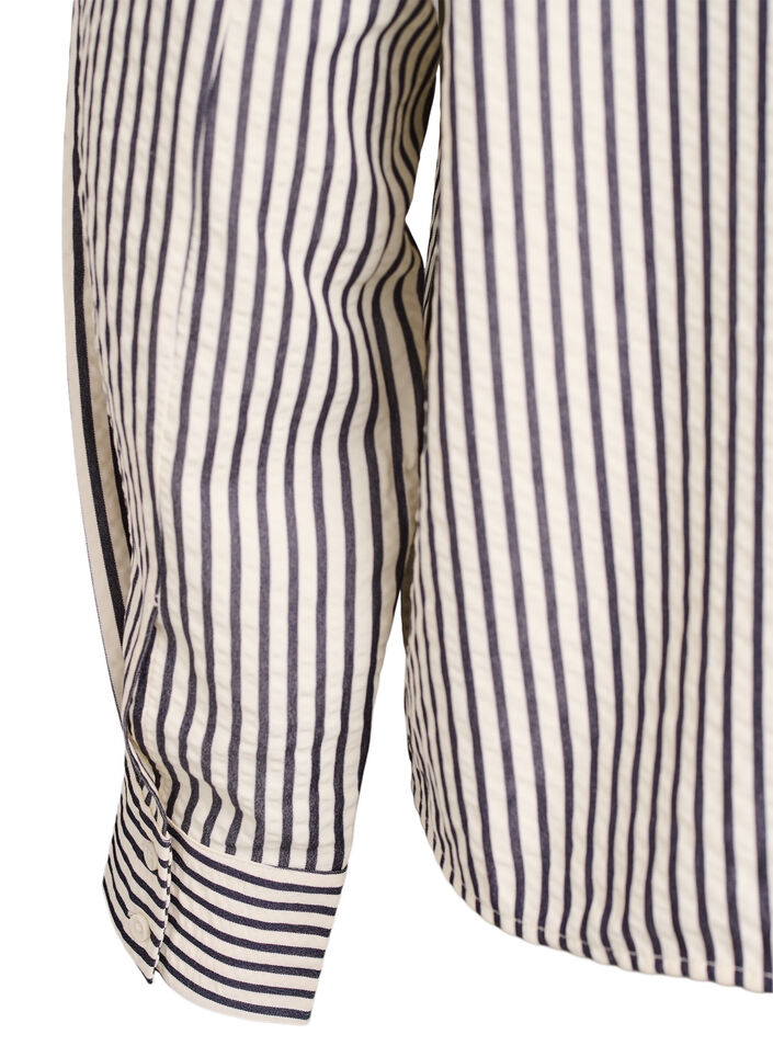 Raidallinen paita nappiyksityiskohdalla selässä, Musta, Packshot image number 4