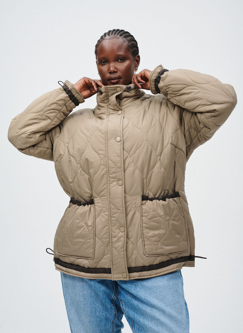 Lyhyt tikattu takki kontrastiyksityiskohdilla, Beige, Image image number 0