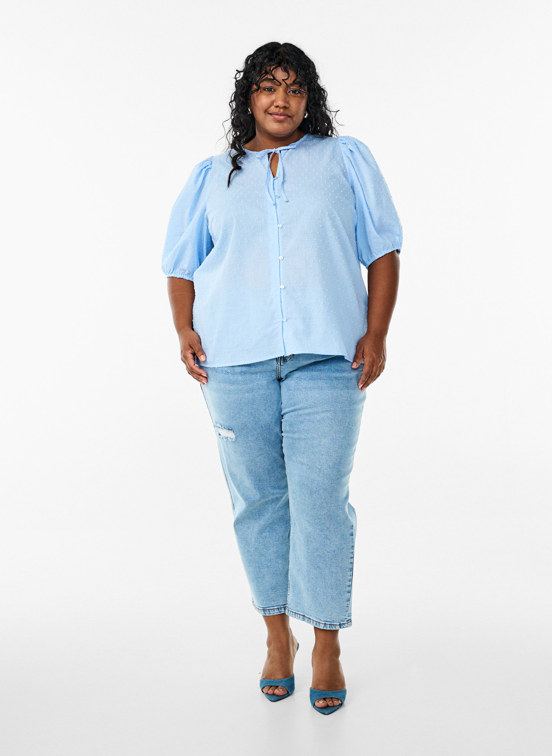 Zizzi Paitapusero, jossa on solmimisnauha ja pilkullinen kuvio, Sininen, Model image number 1