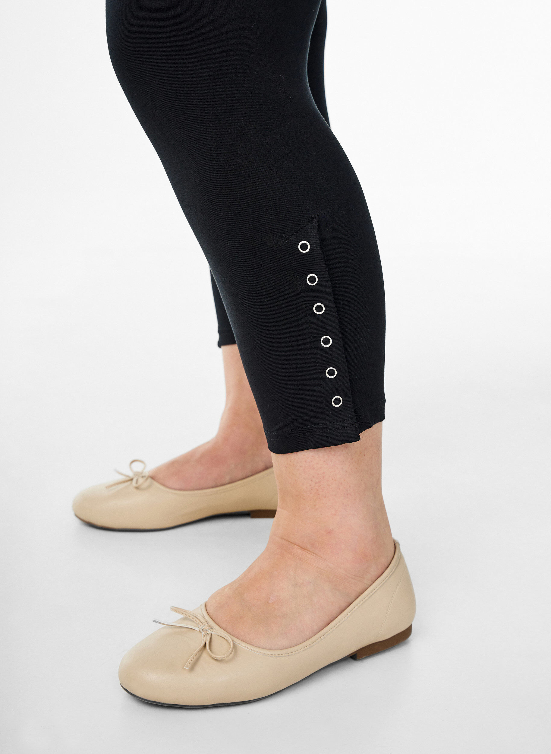 Zizzi3/4-leggingsit napeilla, Musta, Model image number 3
