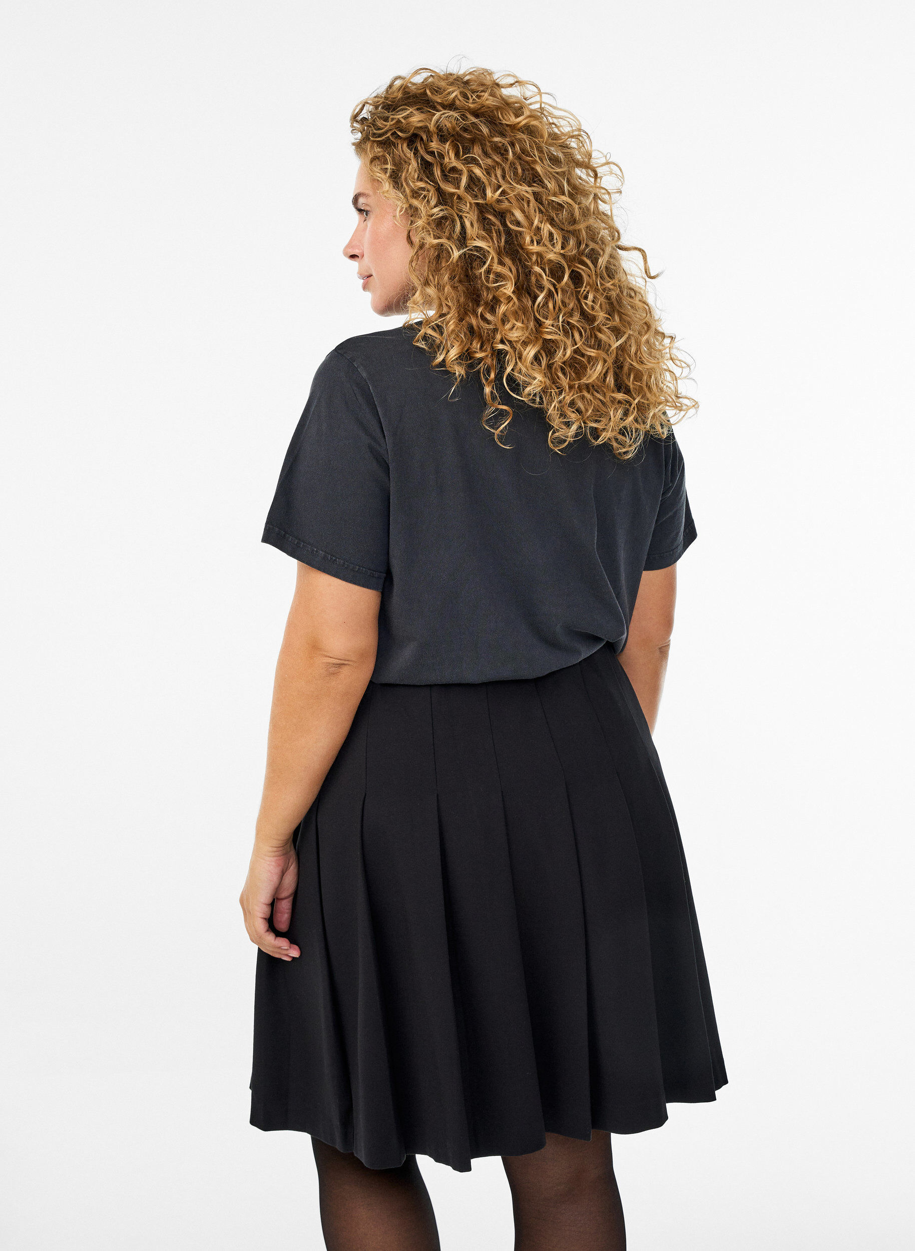 Zizzi Luomupuuvillainen t-paita niiteill&auml;, Harmaa, Model image number 2