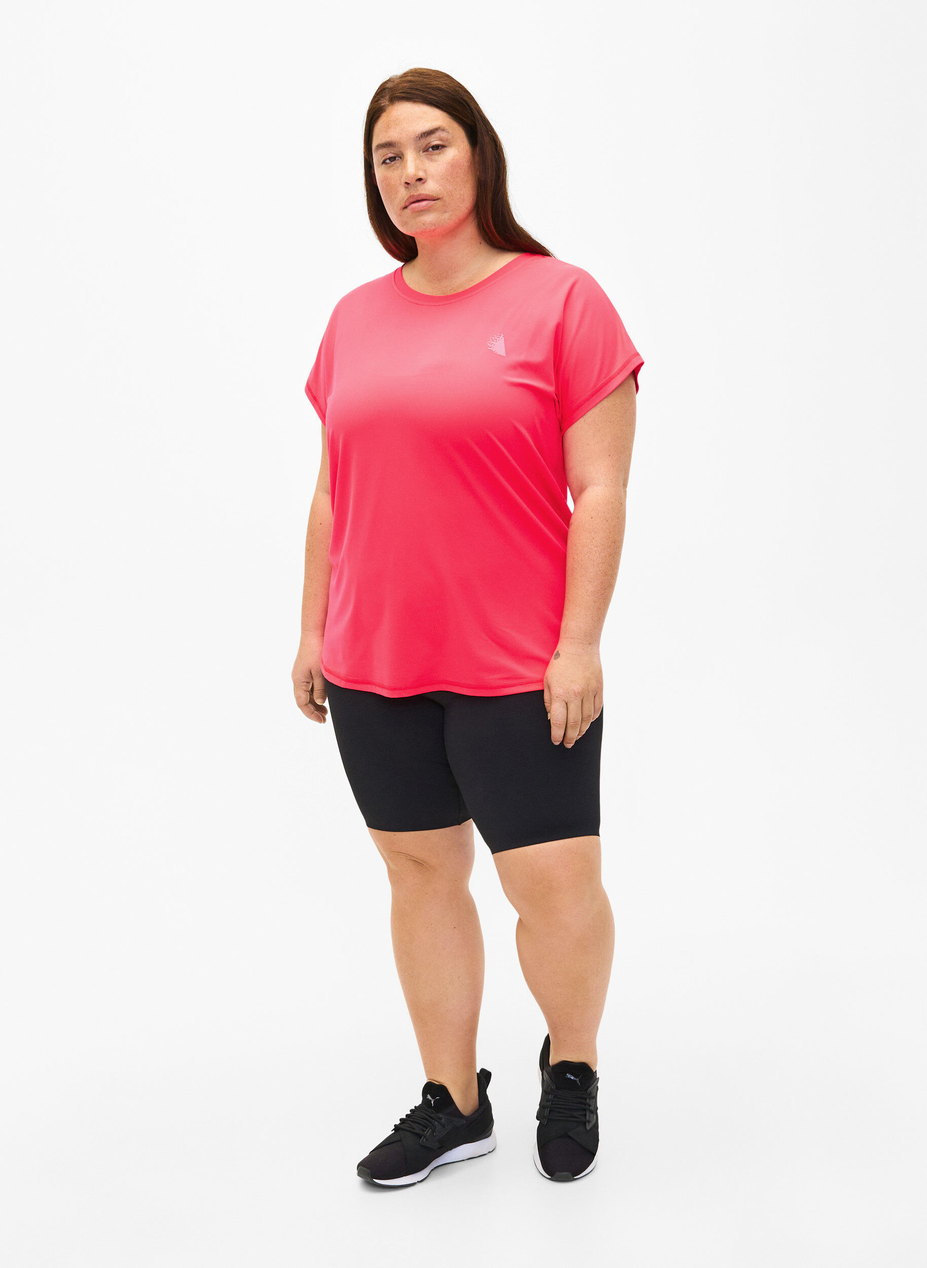 Zizzi Tiukasti istuvat treenishortsit, joissa on tasku, Black, Model image number 2