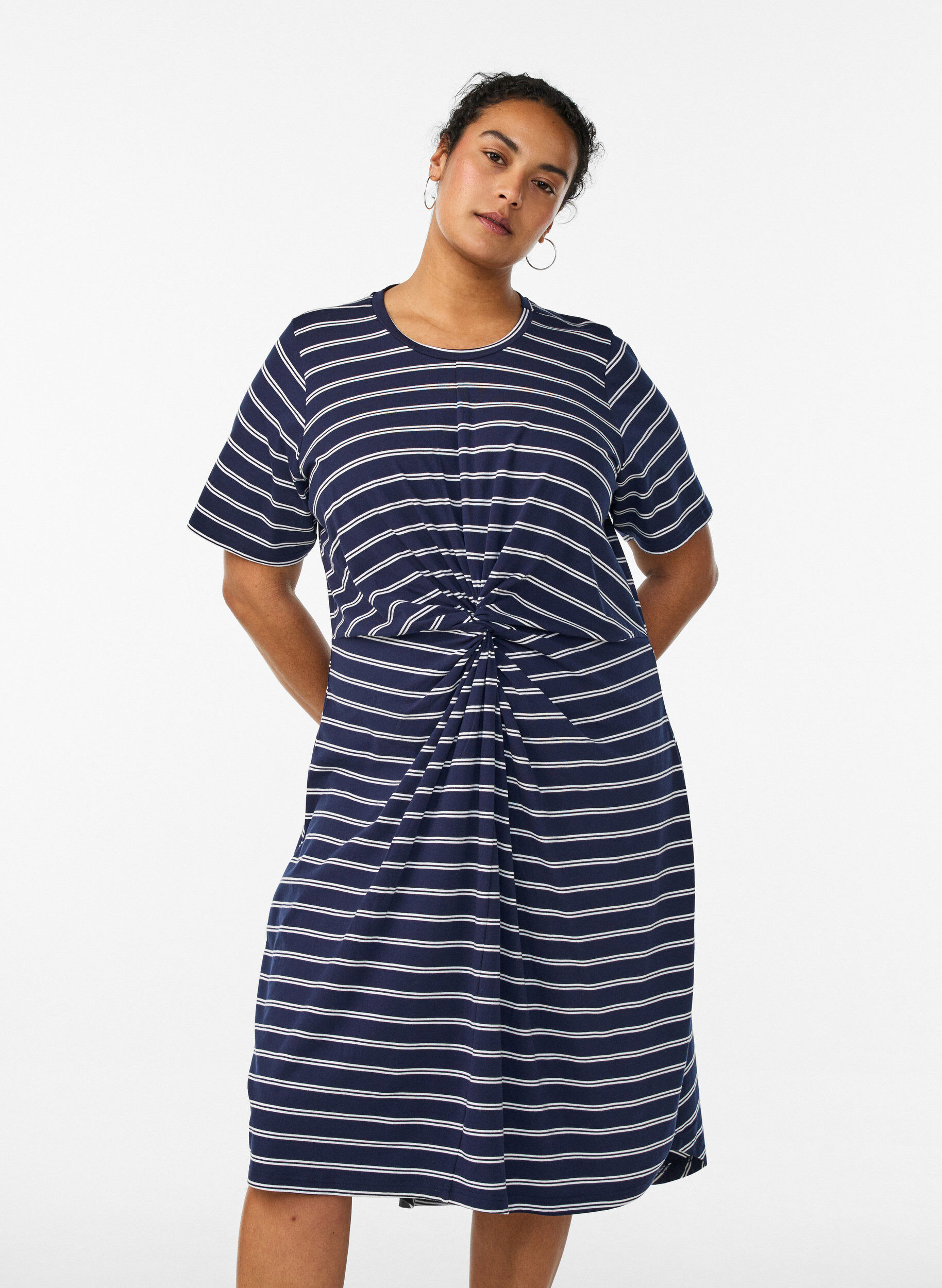 Puuvillamekko kiemurayksityiskohdalla, Sininen, Model