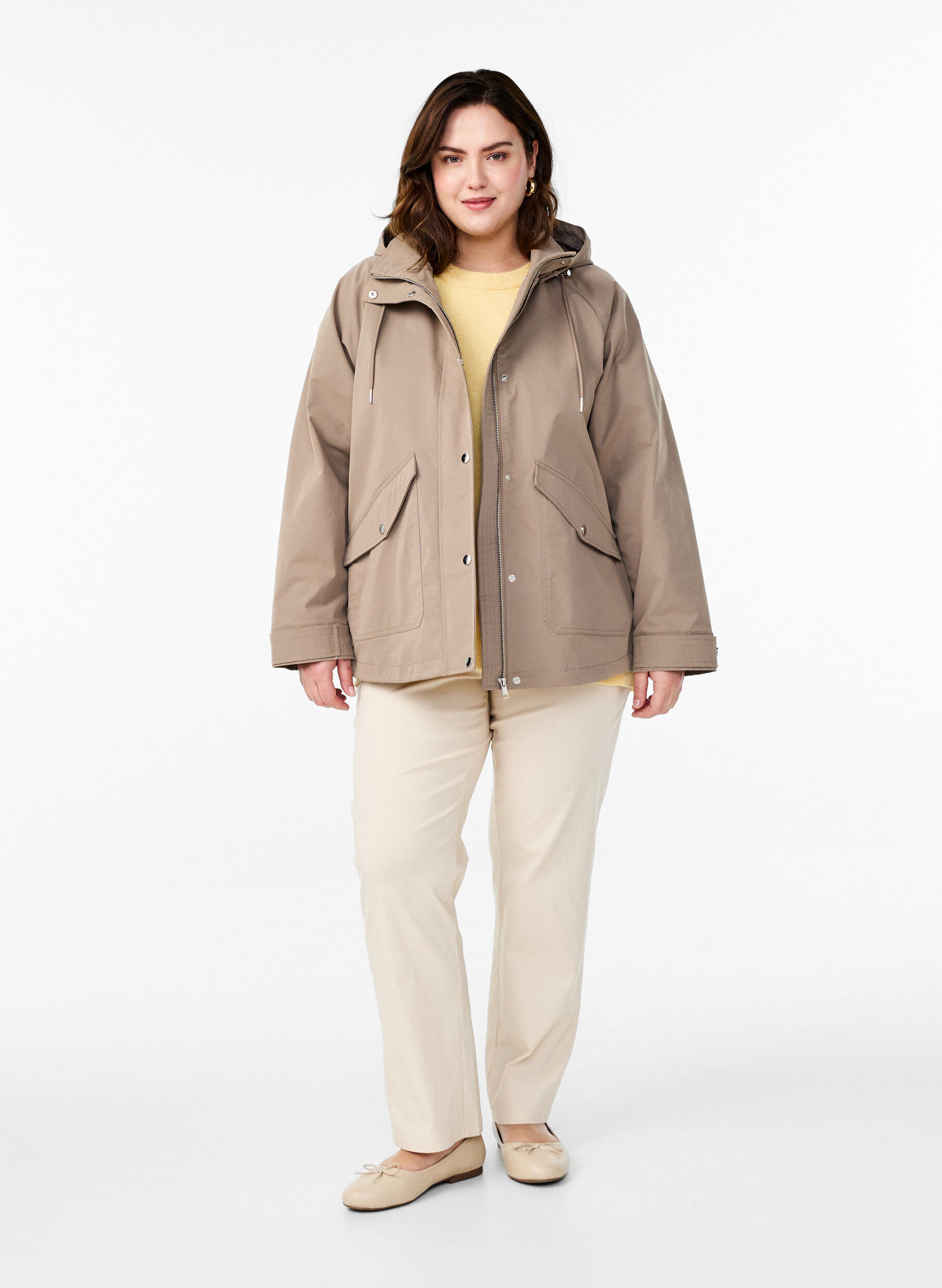 ZizziLyhyt kev&auml;ttakki irrotettavalla hupulla, Beige, Model image number 1