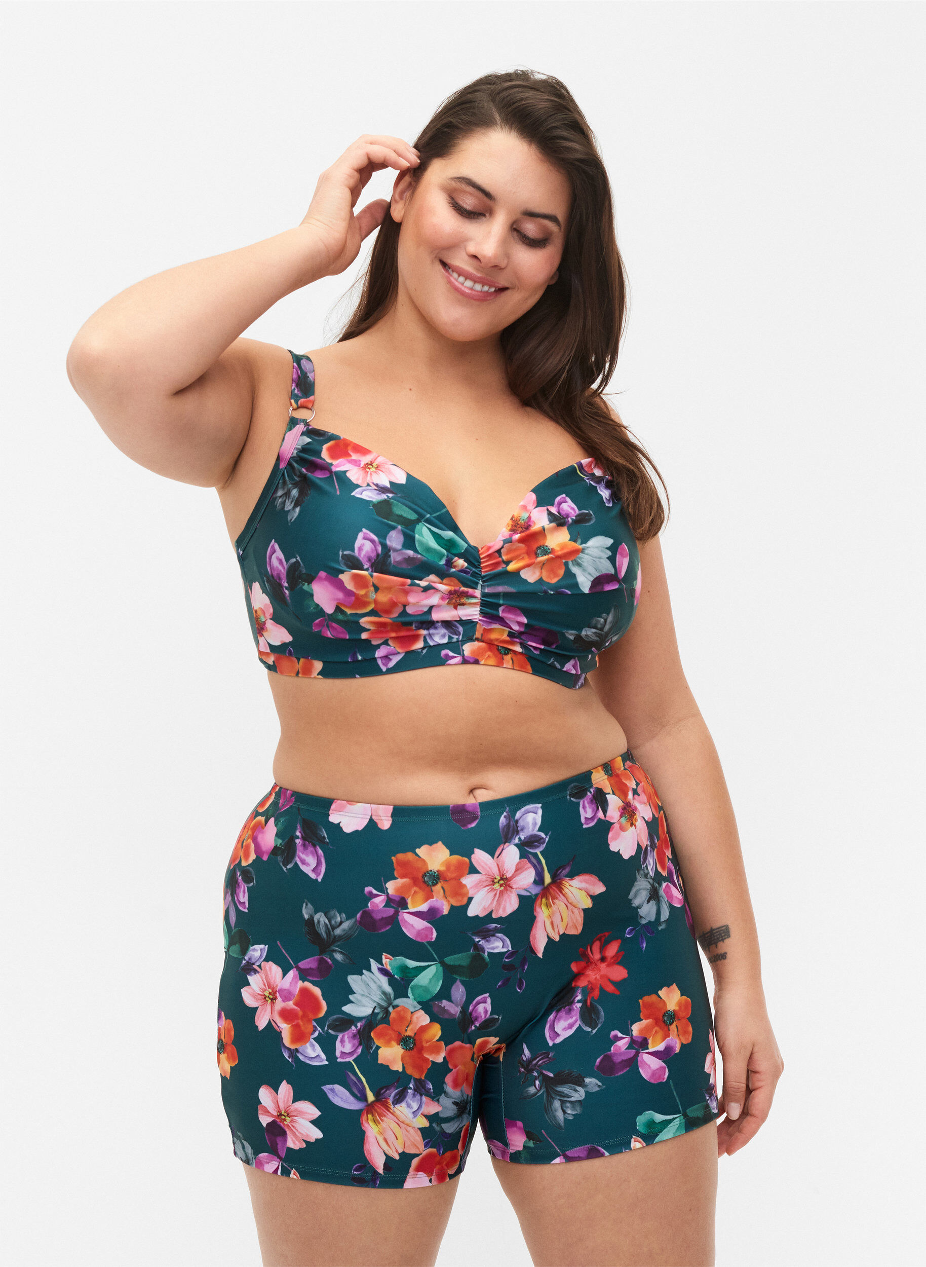 Zizzi Uimashortsit kukkakuosilla, Meave Print, Model image number 0