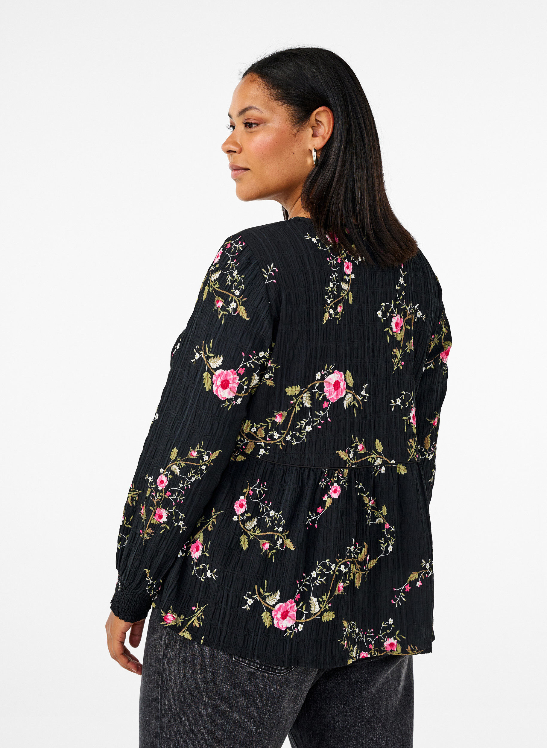 ZizziPitk&auml;hihainen pusero kukkakuosilla, Musta, Model image number 2