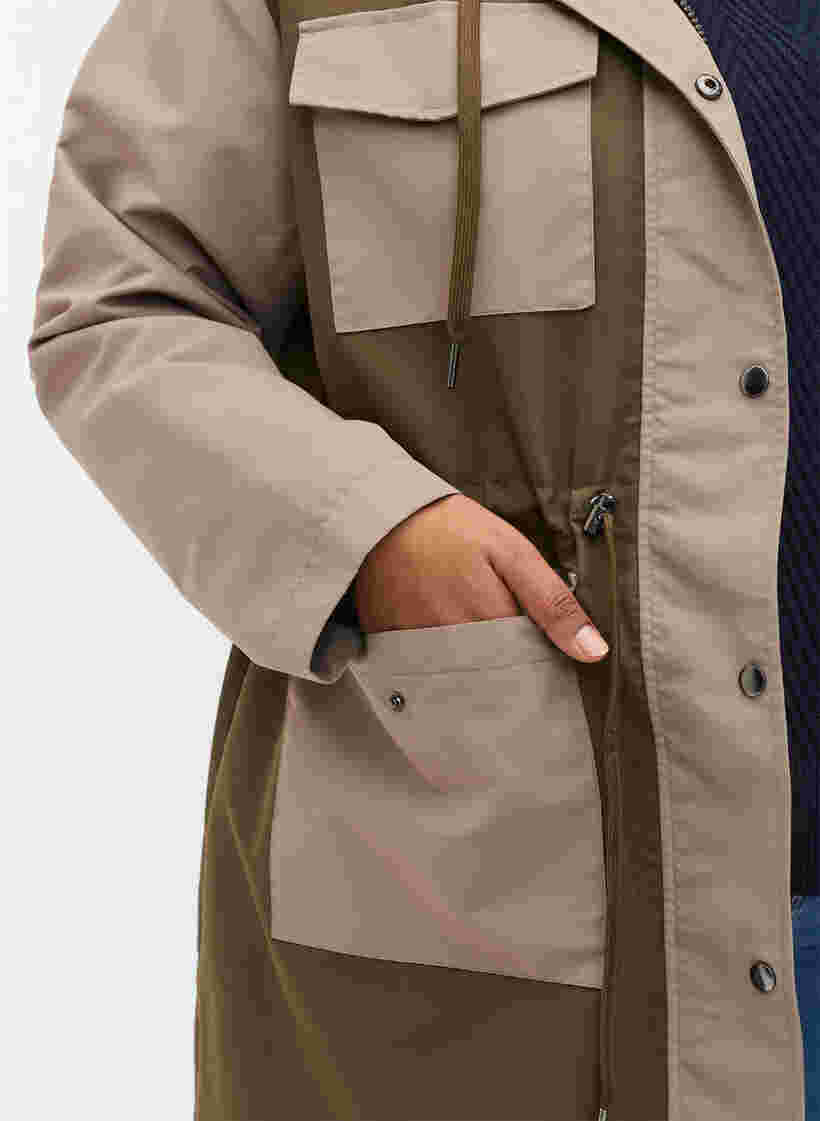 Kontrastivärinen takki taskuilla, Dark Olive Comb., Model image number 2