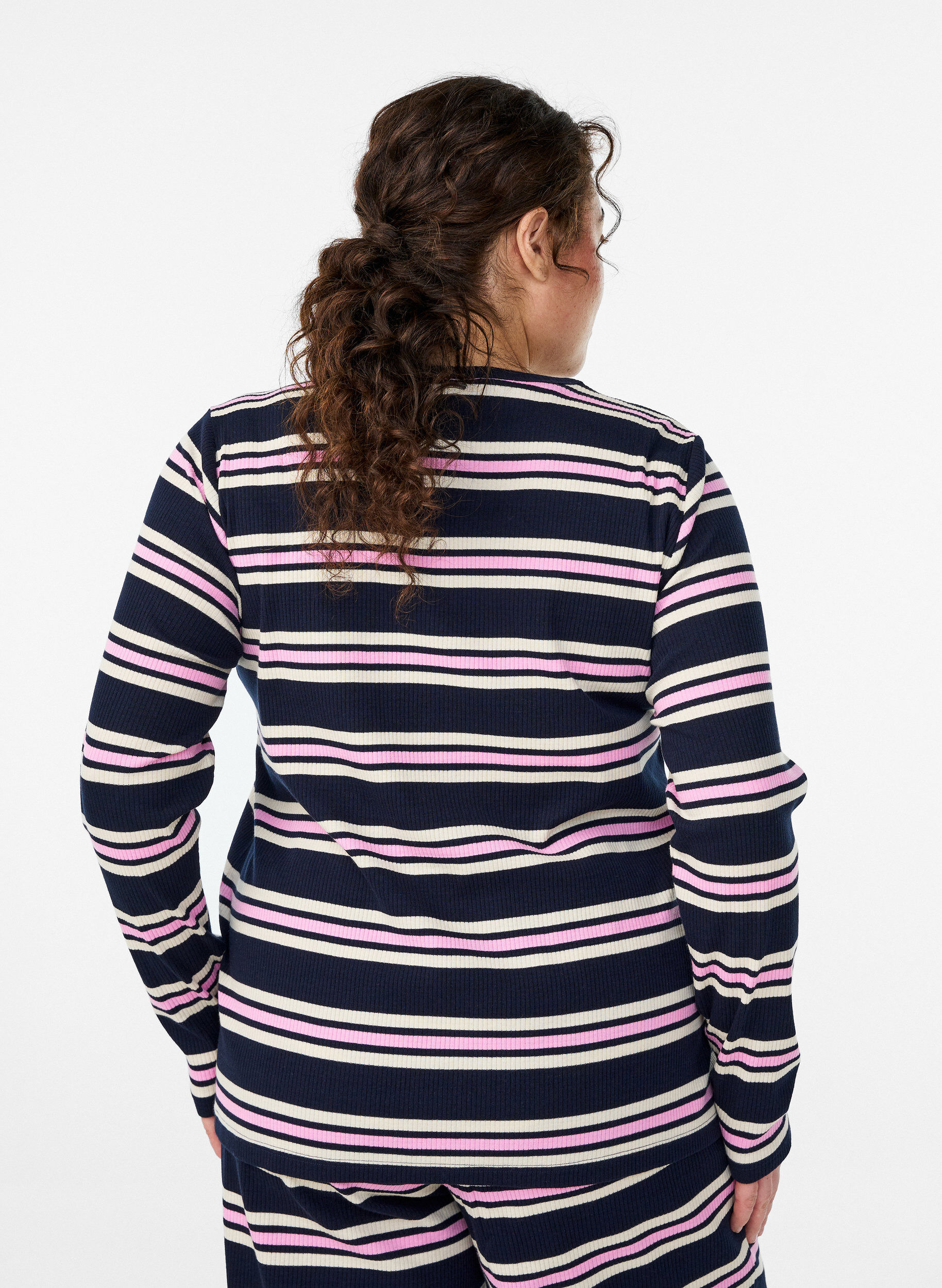 ZizziPitk&auml;hihainen y&ouml;paita ribatusta jerseyst&auml;, jossa on raitoja, Sininen, Model image number 2
